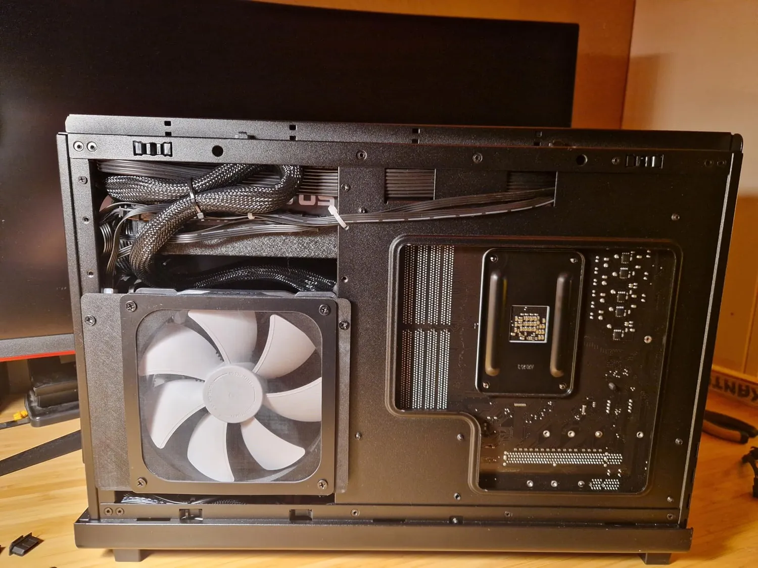 Lian Li DAN A3-mATX Wood PC-Gehäuse Buche Weiß Glas