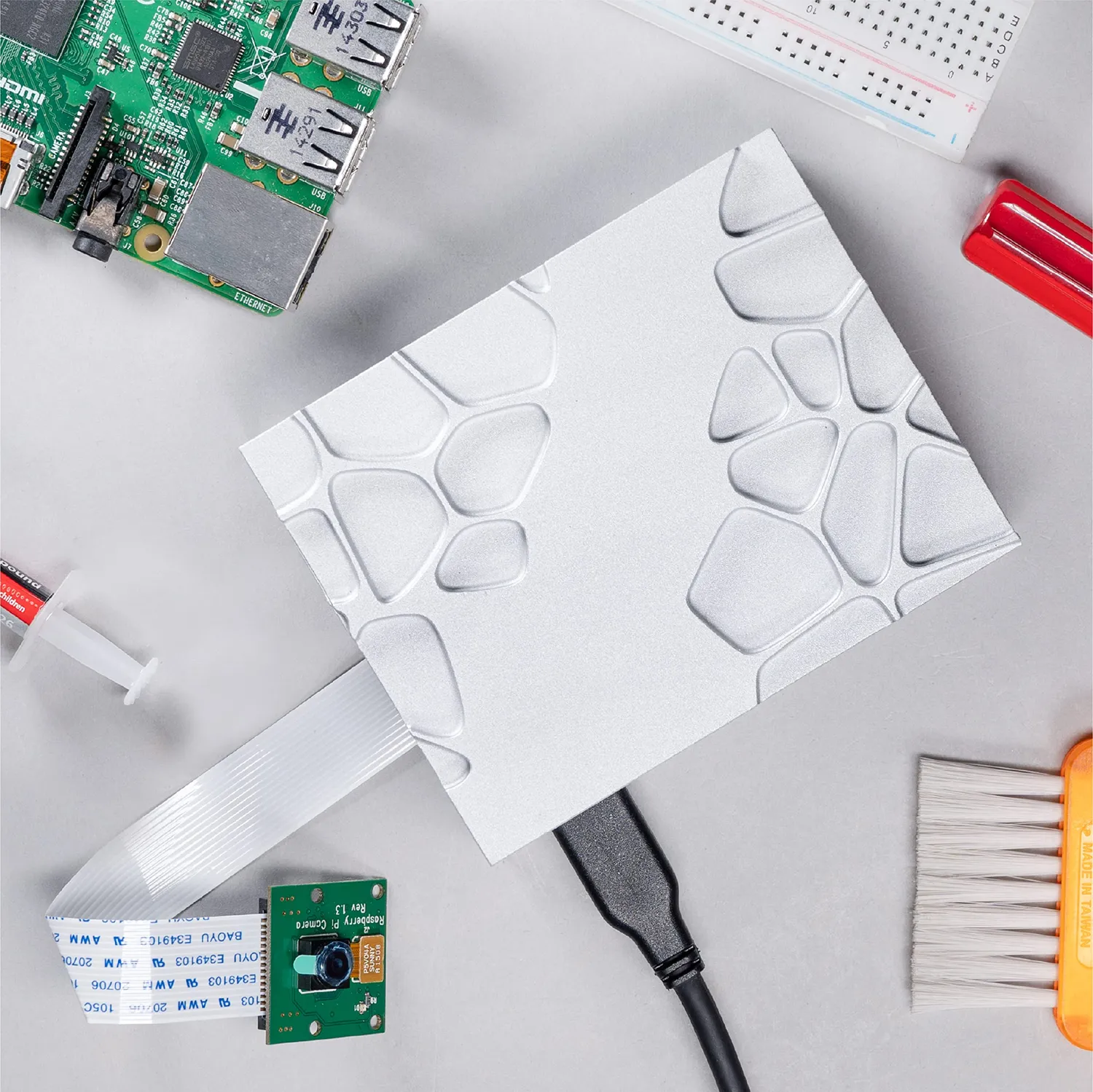 Akasa Gem Pro A-RA09-M2S Raspberry Pi 4 Gehäuse silber lüfterlos