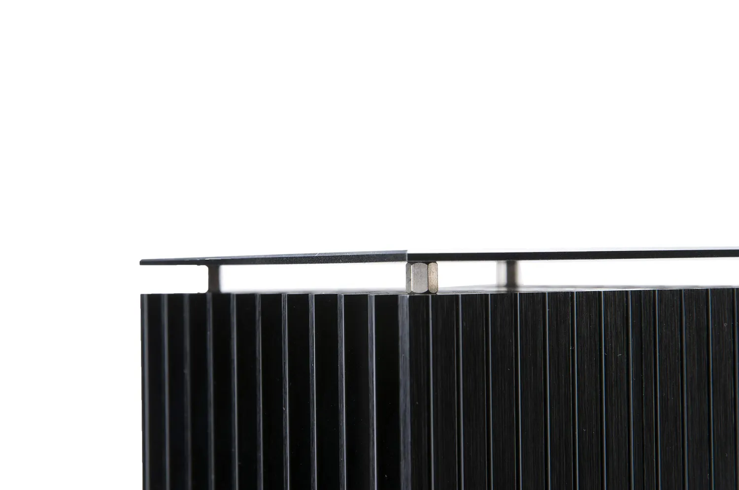 Akasa Turing A-NUC45-M1B lüfterloses Gehäuse NUC