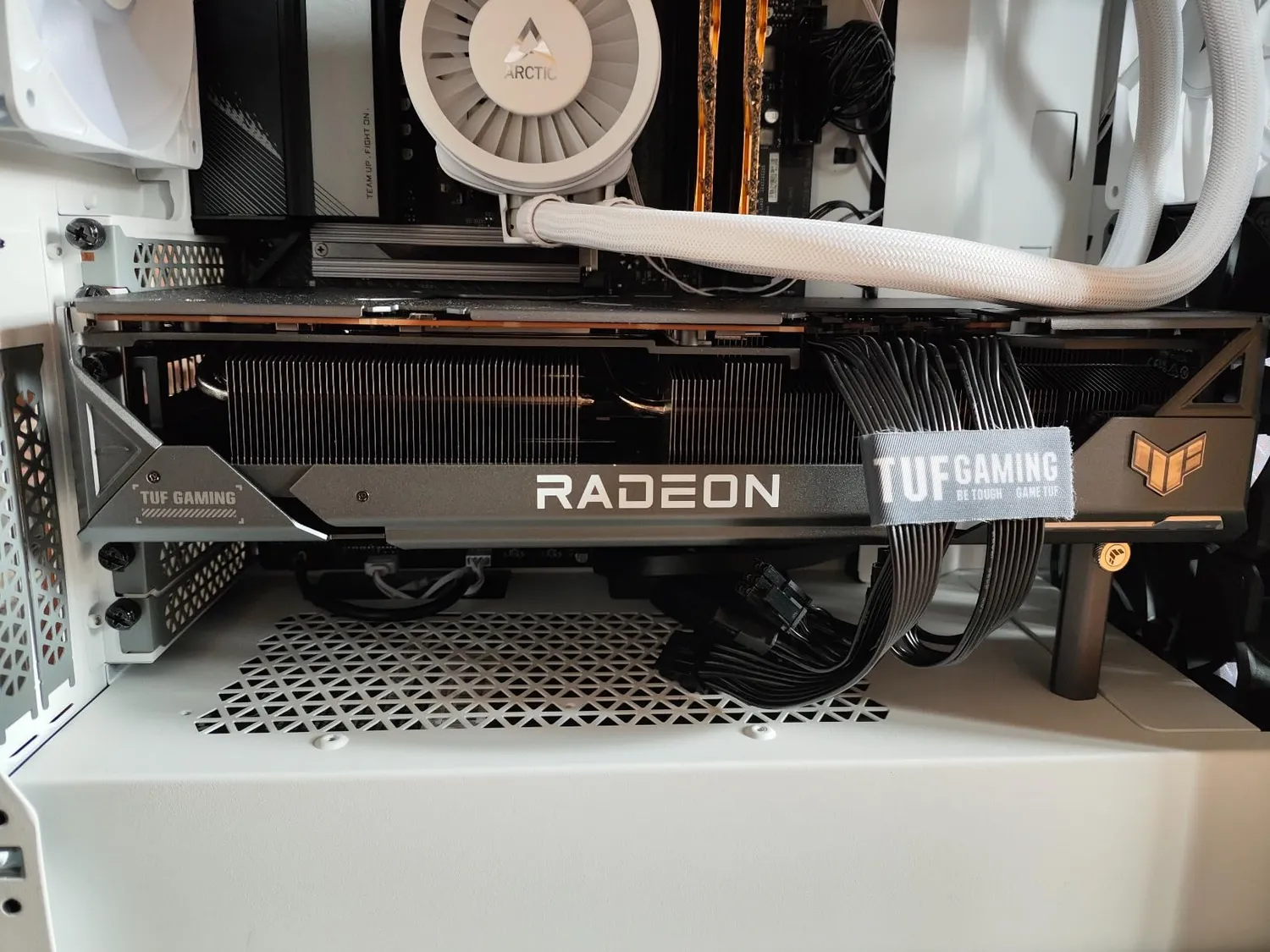 ASUS TUF RX7900XT-O20G Grafikkarte 20GB GDDR6 OC Edition