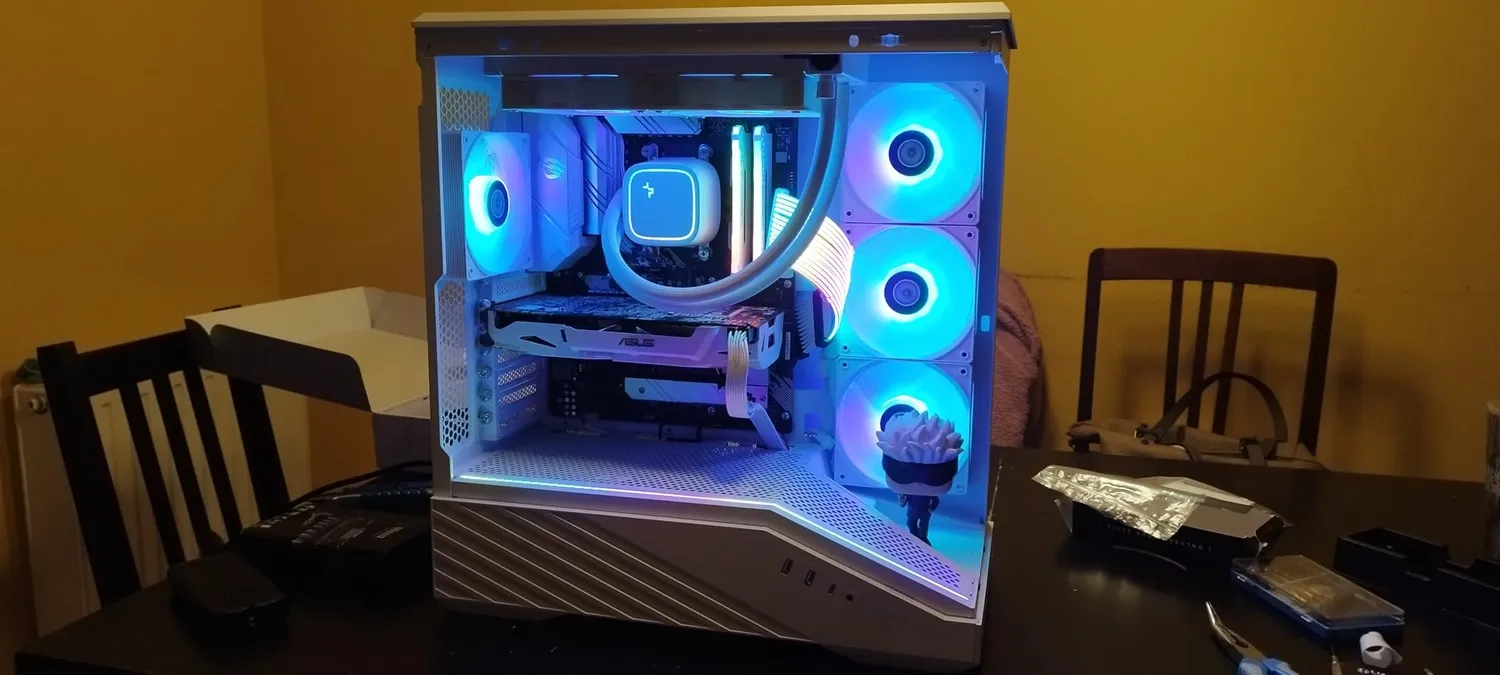 Lian Li Vector V100 PC-Gehäuse ATX Glas weiß 4 Lüfter