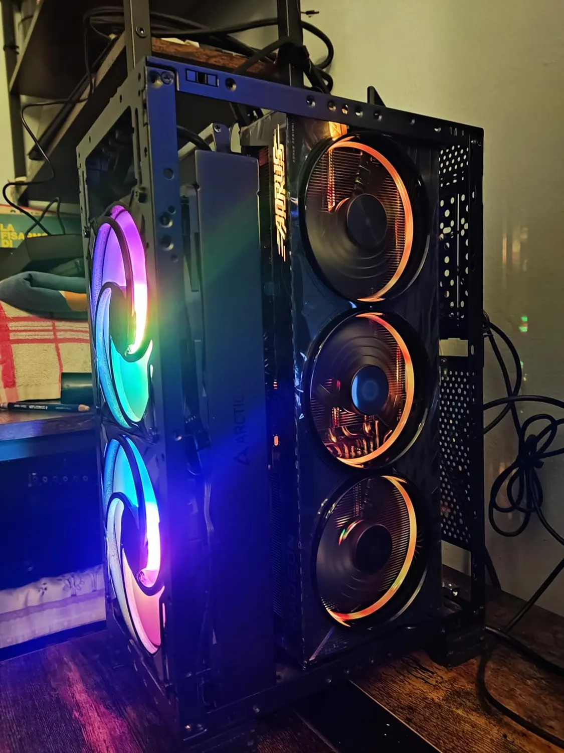 Gigabyte AORUS RX 9070 XT Elite 16G Grafikkarte 16GB