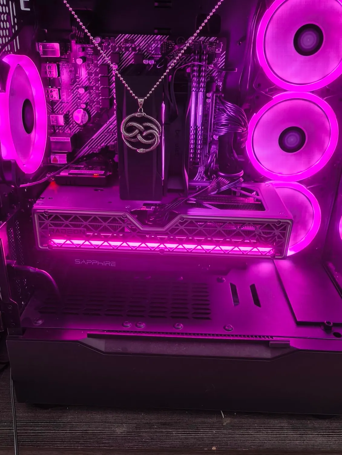 Sapphire Nitro+ RX 9060 XT Gaming OC Grafikkarte 16GB