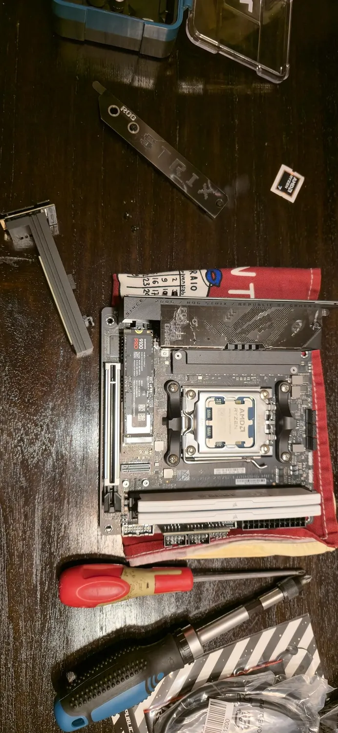 AMD Ryzen 7 9800X3D Prozessor AM5 8-Kern bis 5,2 GHz