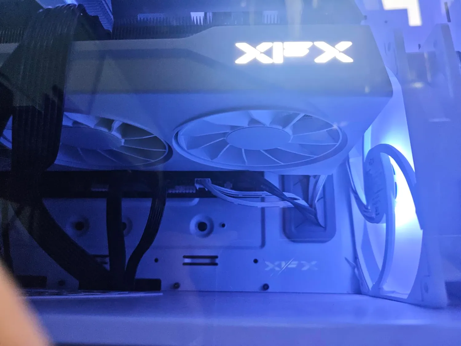 XFX Swift RX 9060 XT OC Gaming Grafikkarte 16GB GDDR6