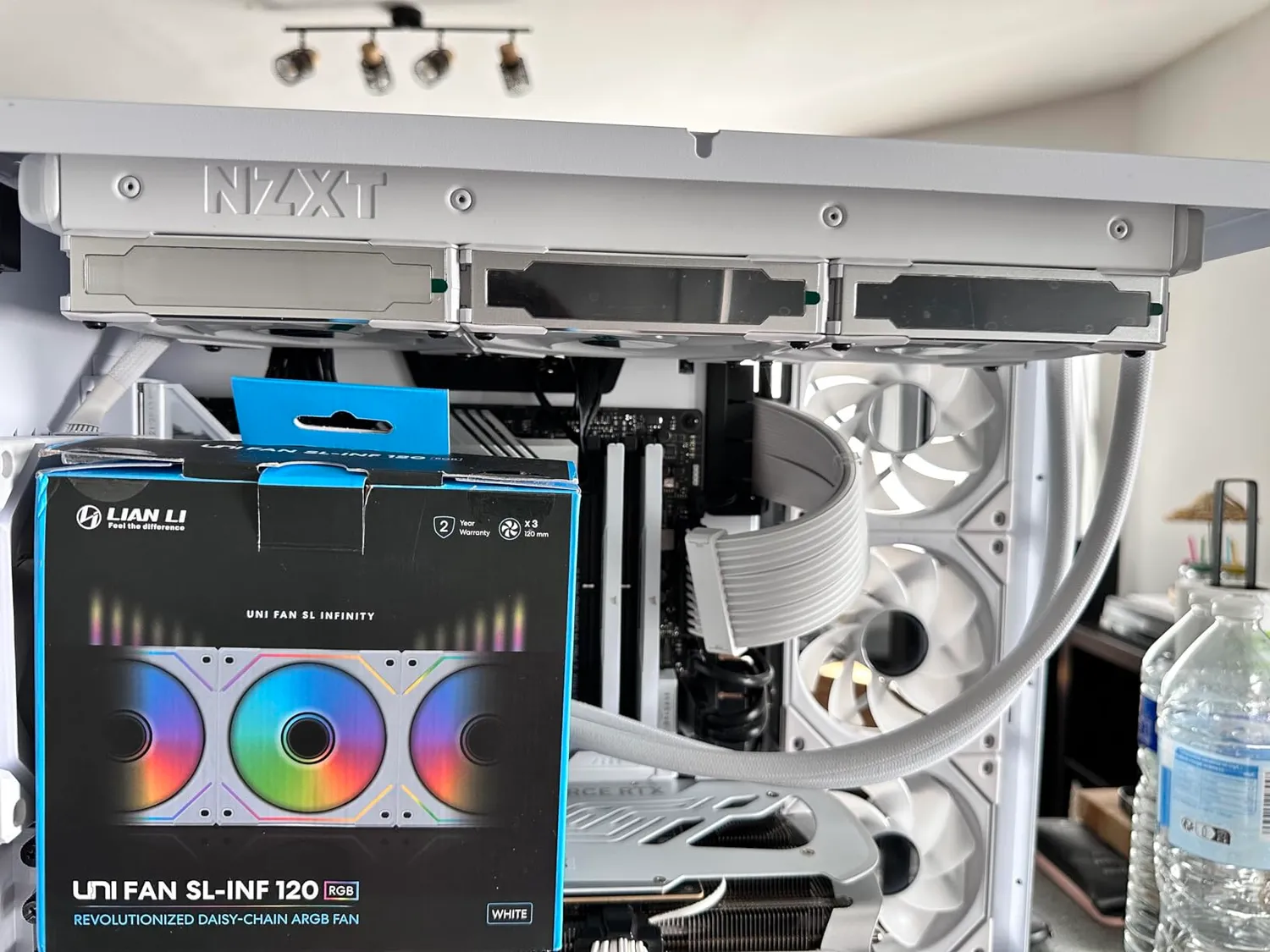 Lian Li UNI FAN SL-INF 120 weiß Lüfter 3er-Pack RGB