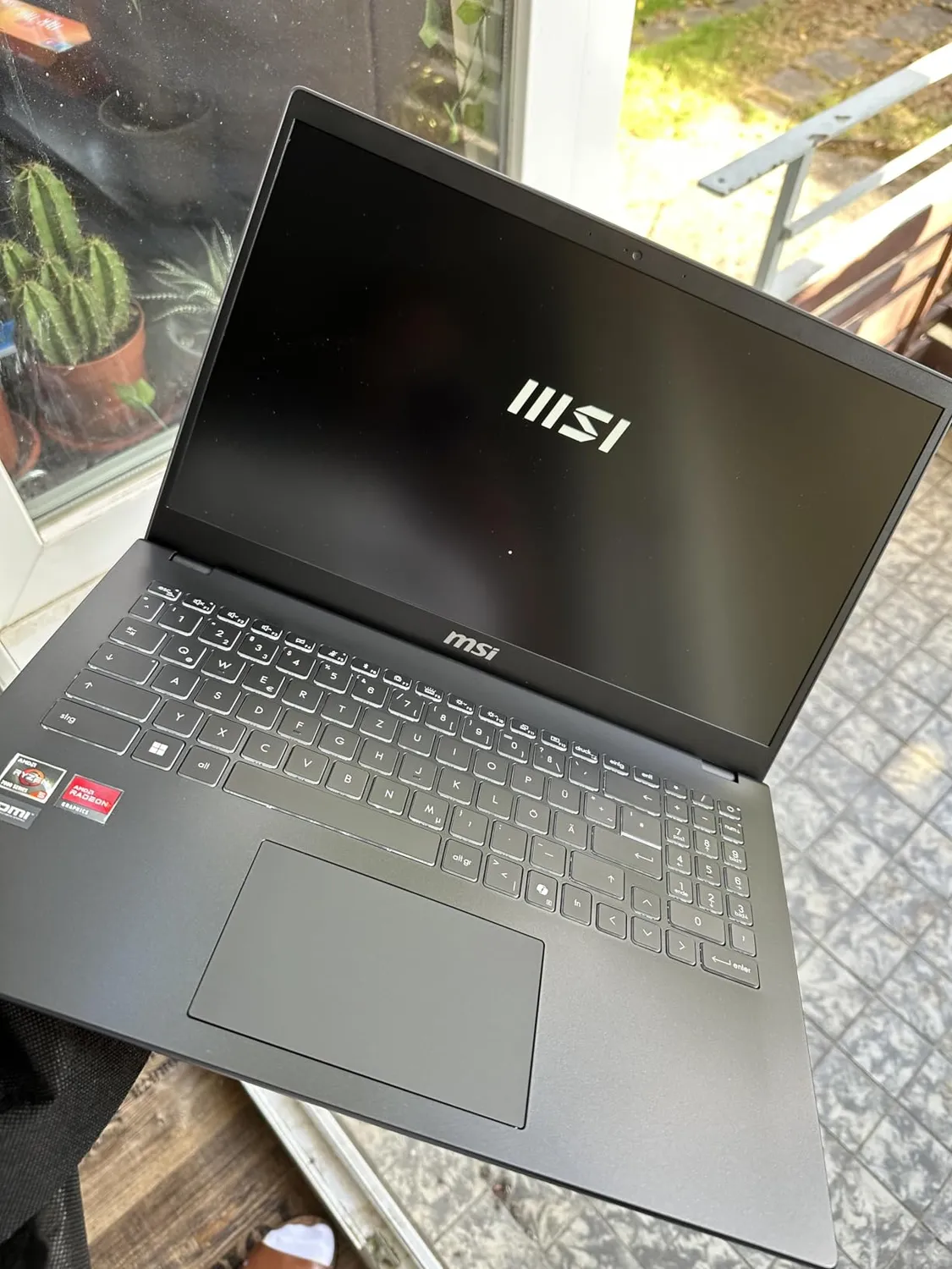 MSI Modern 15 B7M-463 Notebook Ryzen 5 16GB 512GB