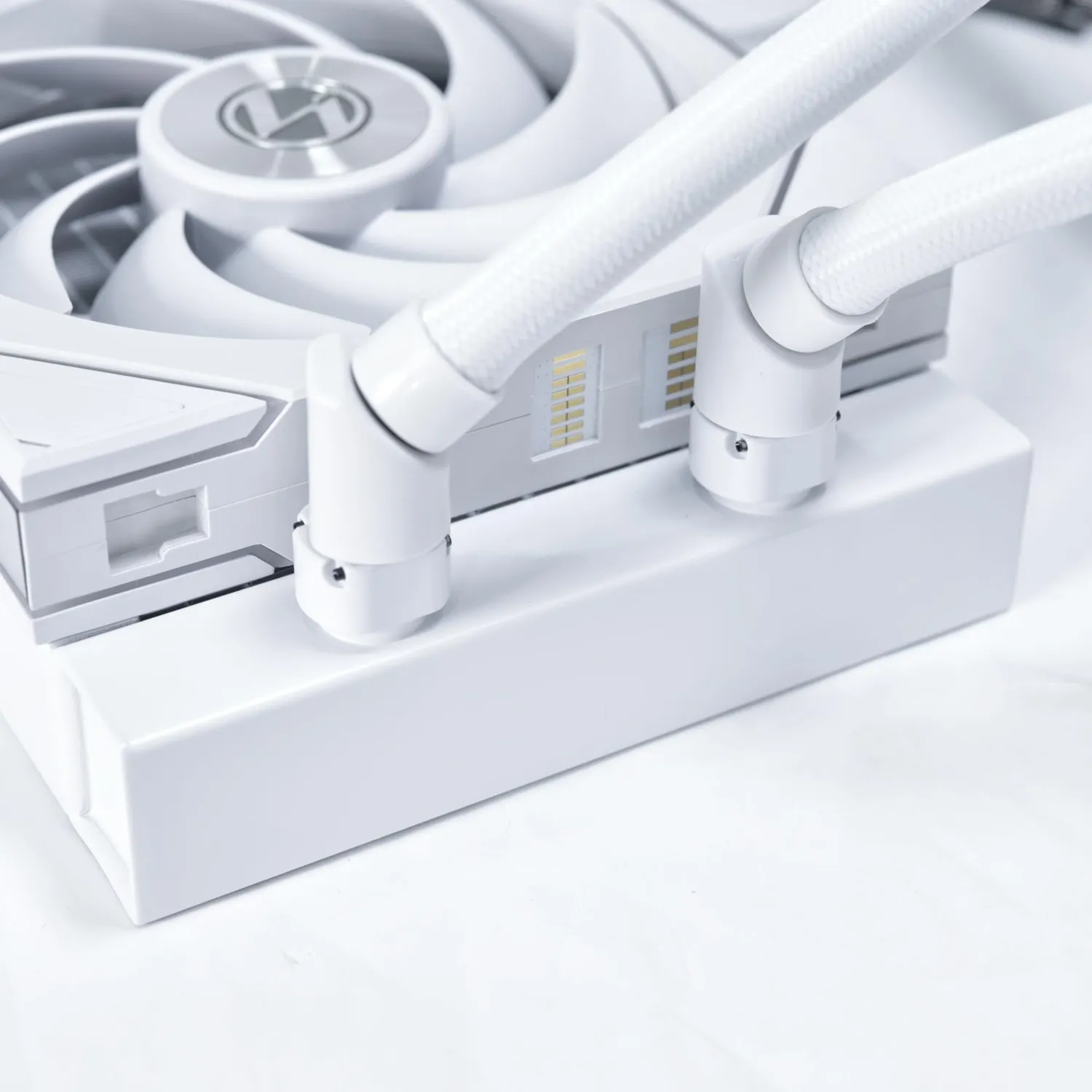 Lian Li Galahad II LCD 280 TL Wireless AiO weiß