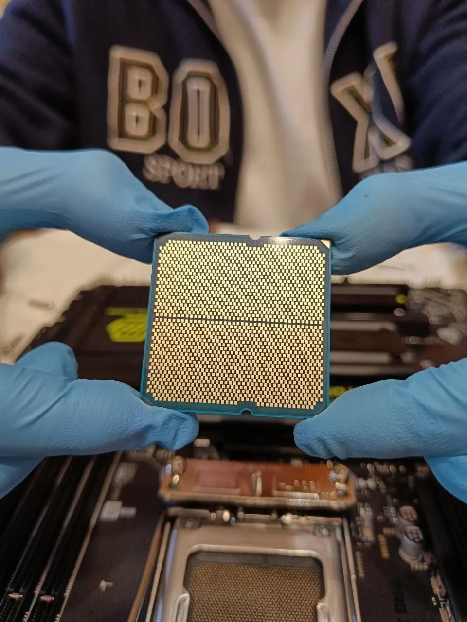 AMD Ryzen 9 9950X3D Prozessor AM5 16-Kerne 3D V-Cache