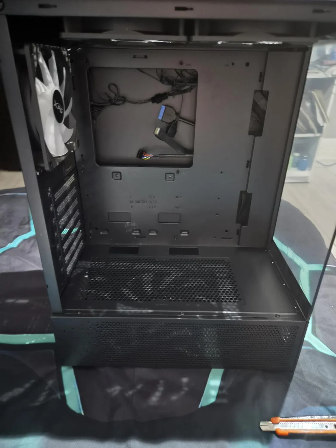 XPG Invader X Mini PC-Gehäuse Schwarz 5x ARGB Panorama