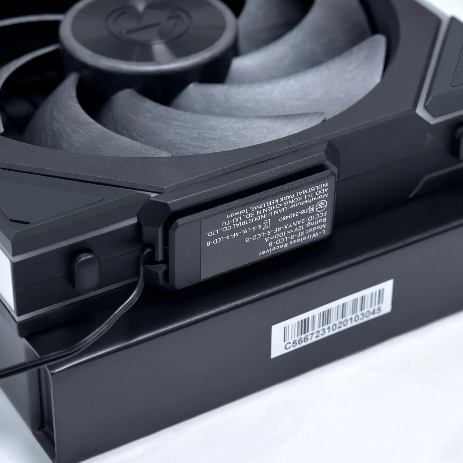 Lian Li Galahad II LCD 280 TL Wireless AiO schwarz