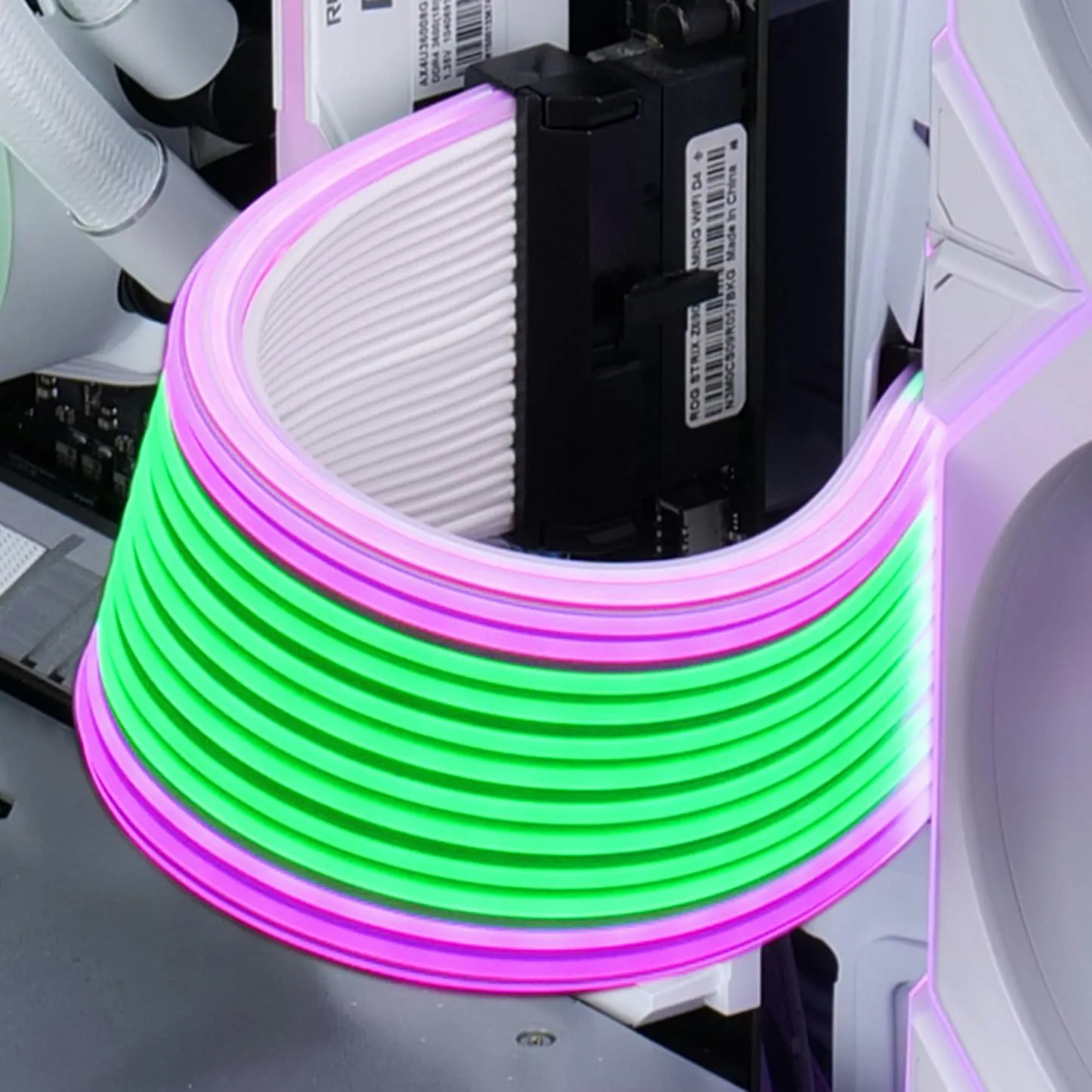 Lian Li Strimer Wireless 24-Pin RGB-Verlängerungskabel 132 LEDs