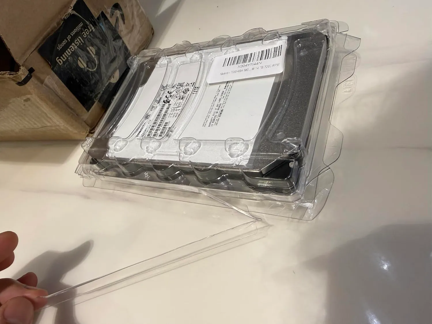 Toshiba MG09 Festplatte 14TB 3,5" SATA 7200rpm CMR