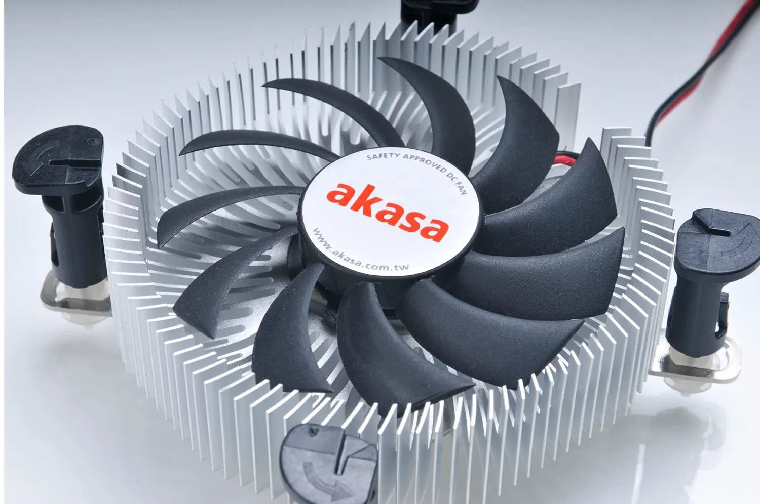 Akasa AK-CC7122BP01 CPU Kühler 45W 26mm flach