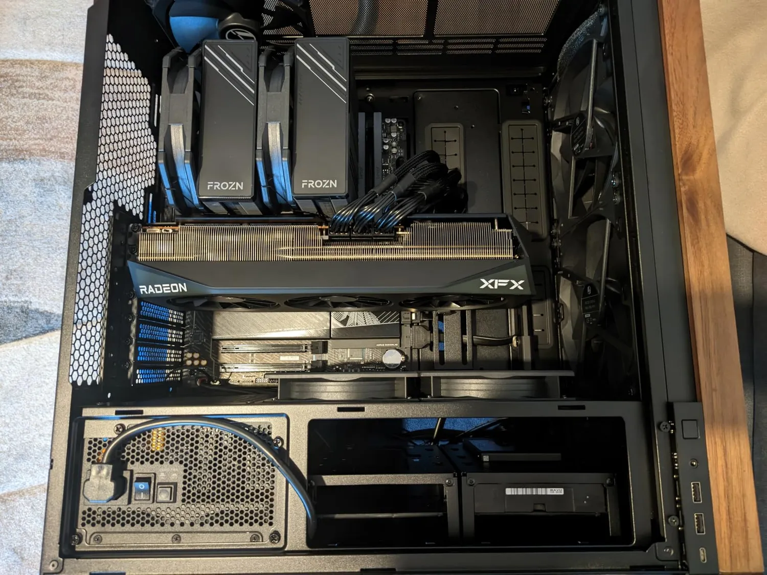 Lian Li Lancool 217 ATX Midi-Tower schwarz Walnussholz