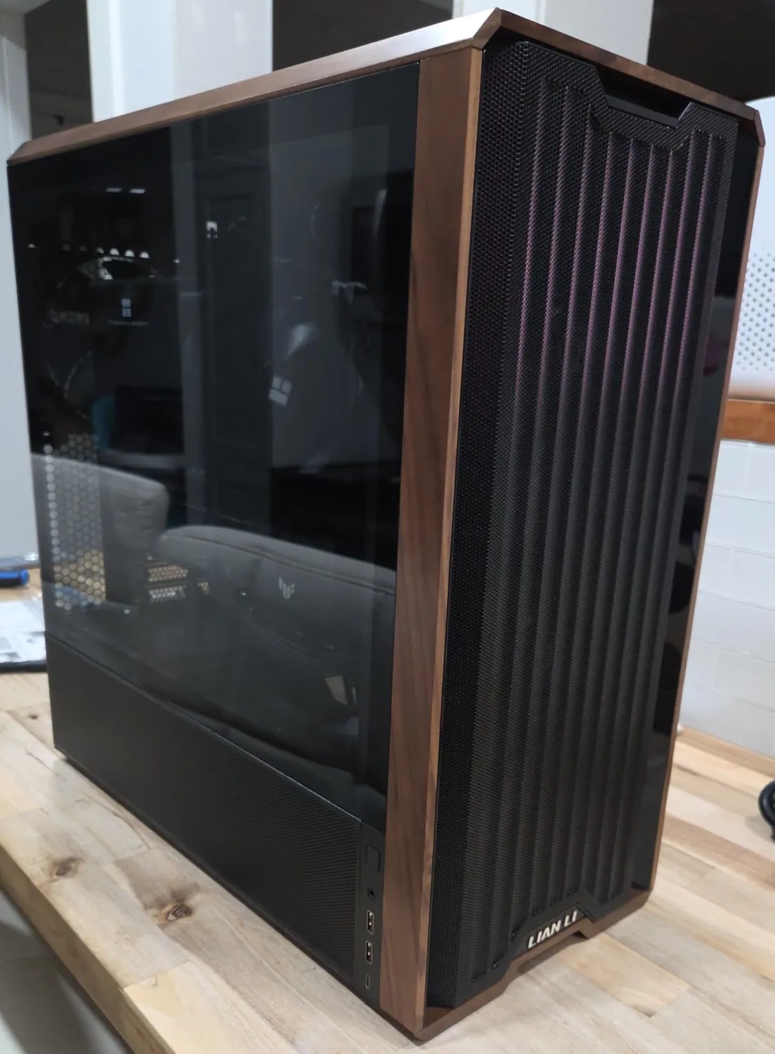 Lian Li Lancool 217 Gehäuse schwarz Walnuss 5 Lüfter