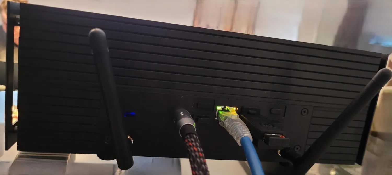 Akasa Turing RC Pro A-NUC101-M1B NUC-Gehäuse