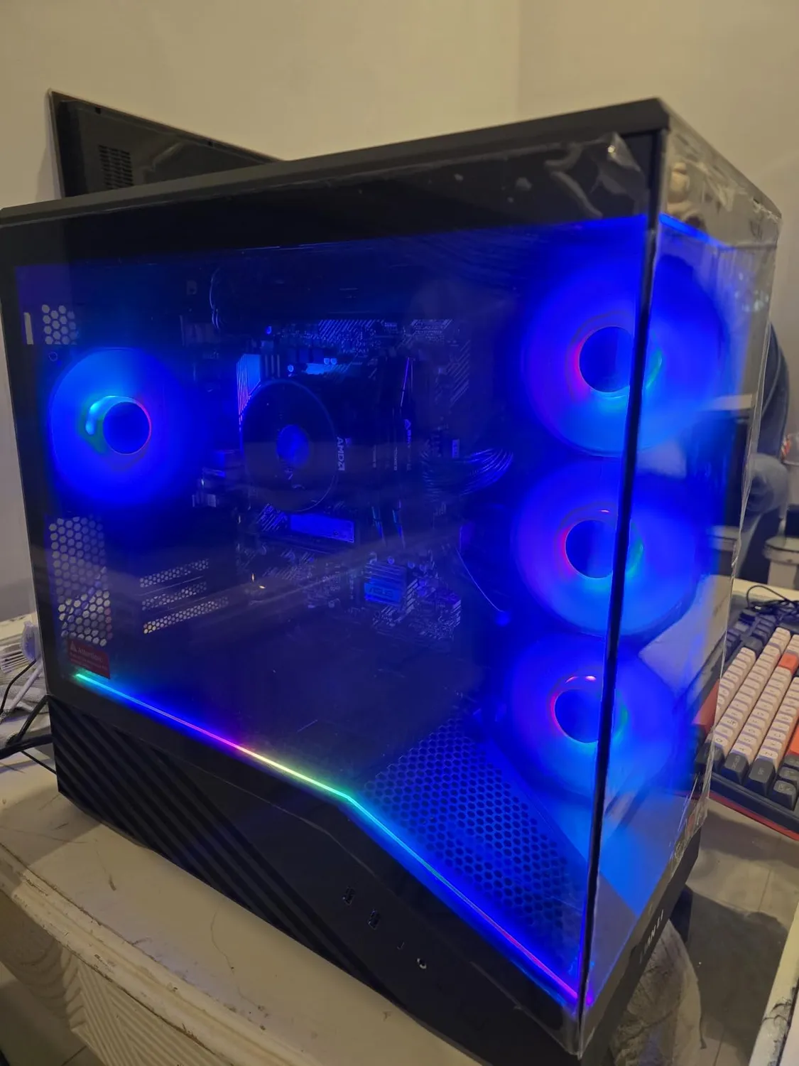 Lian Li Vector V100 Mini Micro-ATX Gehäuse 4xARGB