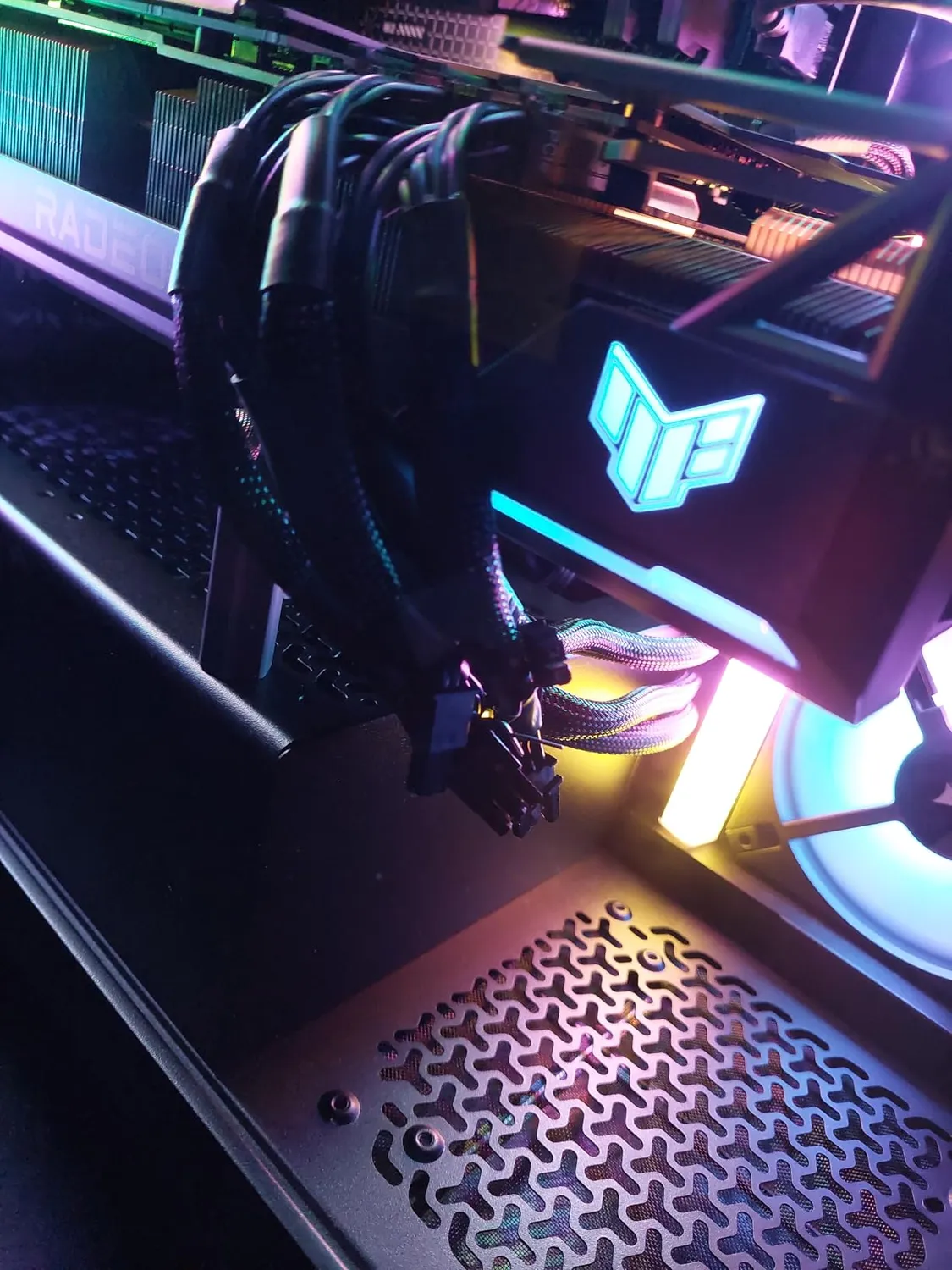 ASUS TUF RX7900XT-O20G Grafikkarte 20GB GDDR6 OC Edition