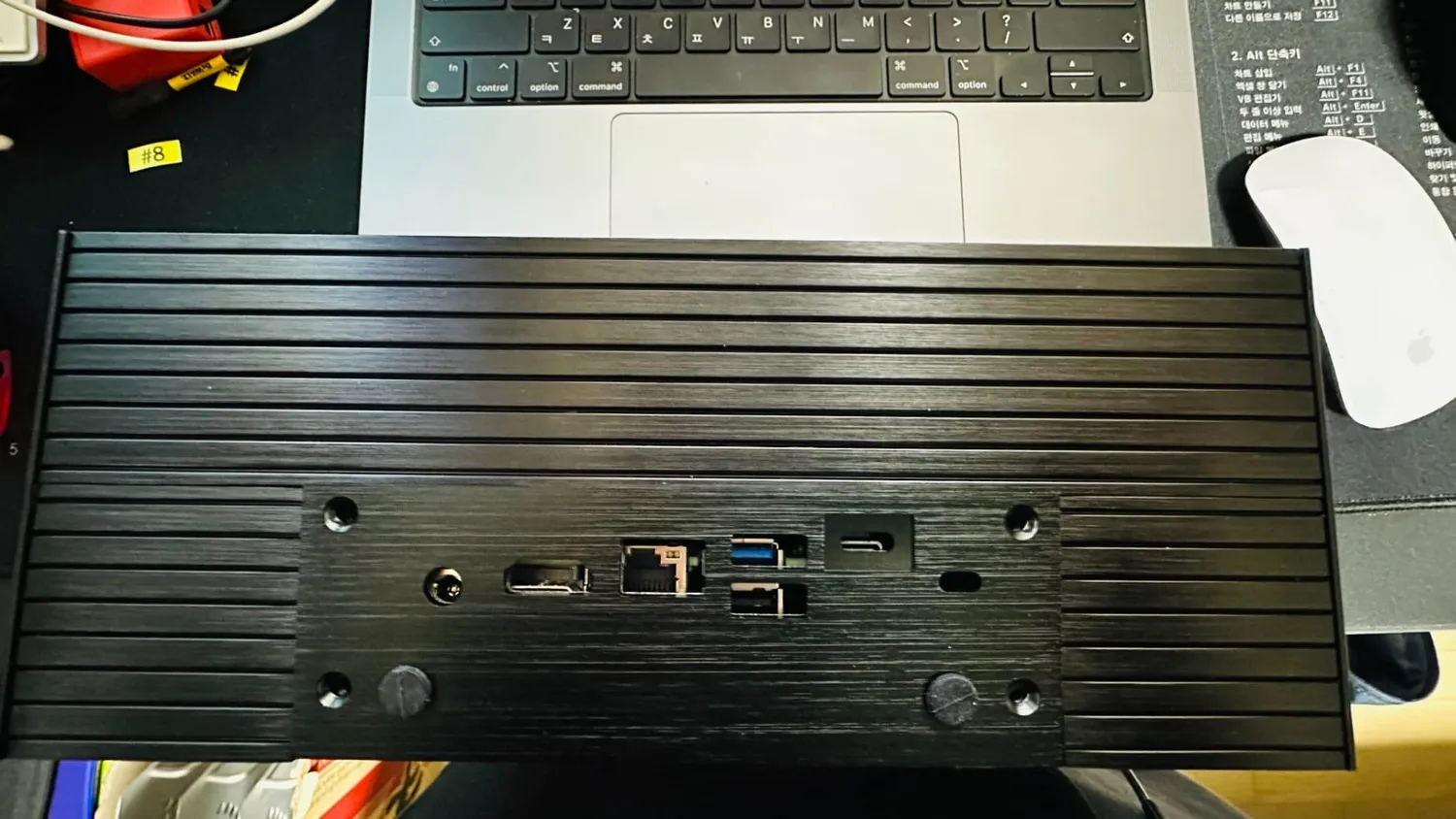 AKASA Turing TN Gehäuse lüfterlos für NUC 11