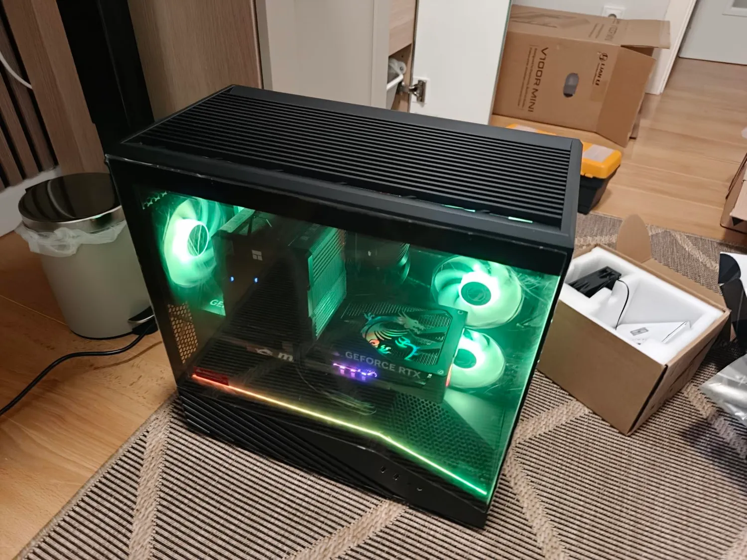 Lian Li Vector V100R Mini Gehäuse schwarz Temperglas mATX