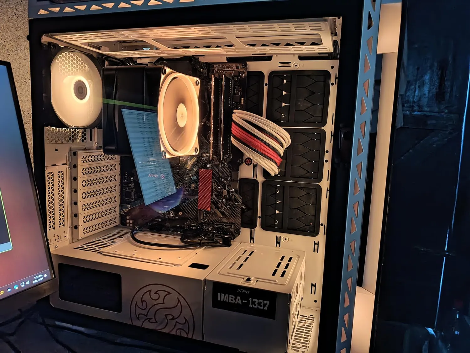 XPG Battle Cruiser PC-Gehäuse weiß ARGB Glas