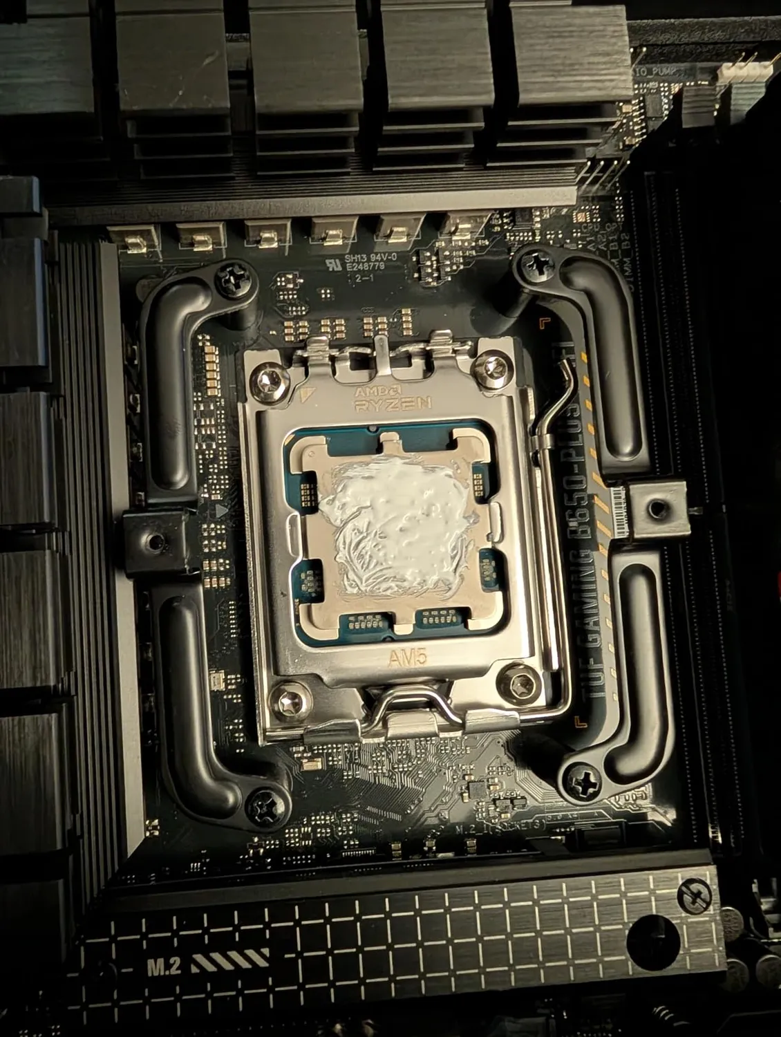 AMD Ryzen 9 9900X Prozessor AM5 12-Kerne ohne Kühler