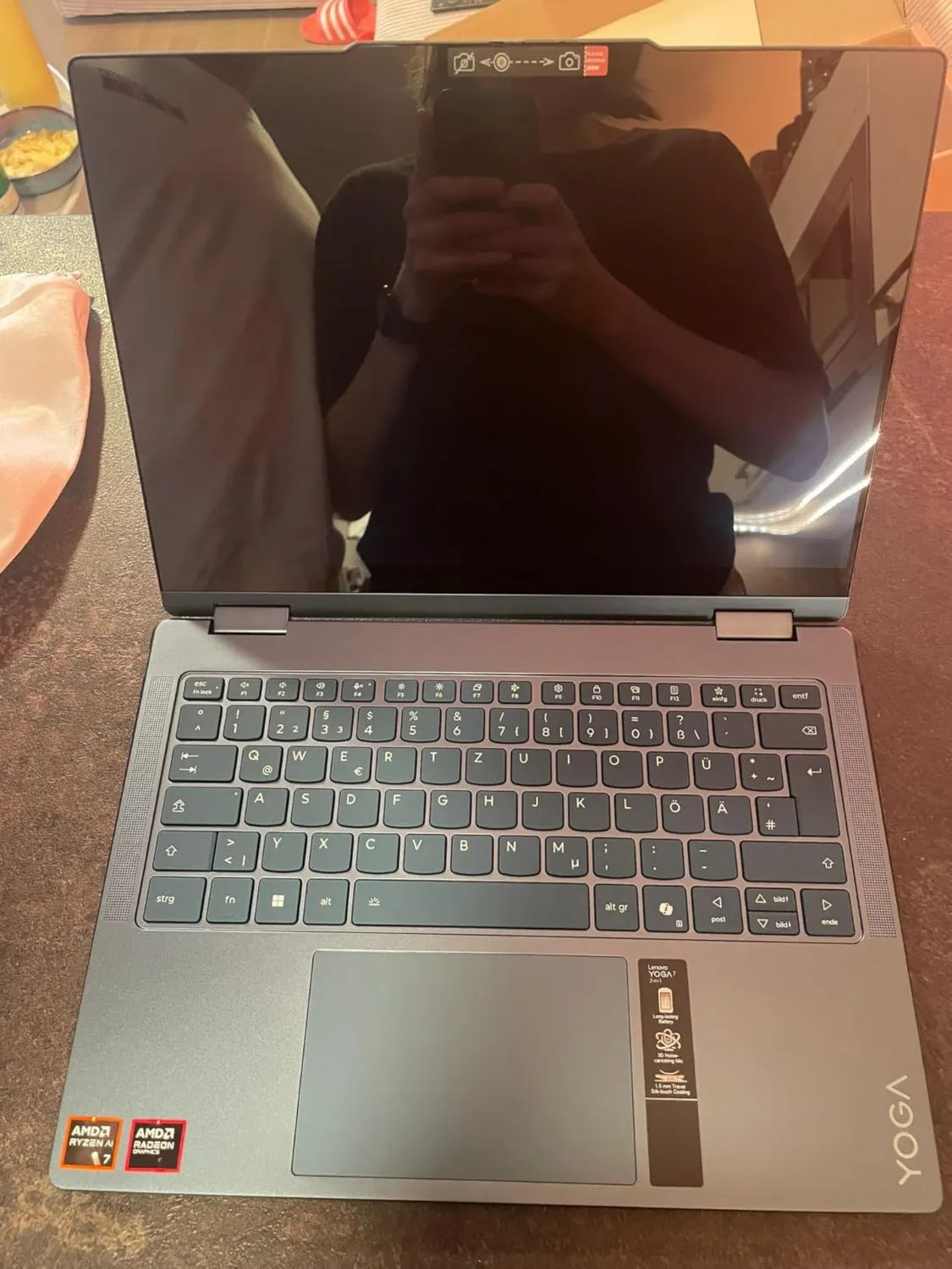 Lenovo Yoga 7 2-in-1 Convertible 14" OLED Ryzen AI 7 16GB 512GB
