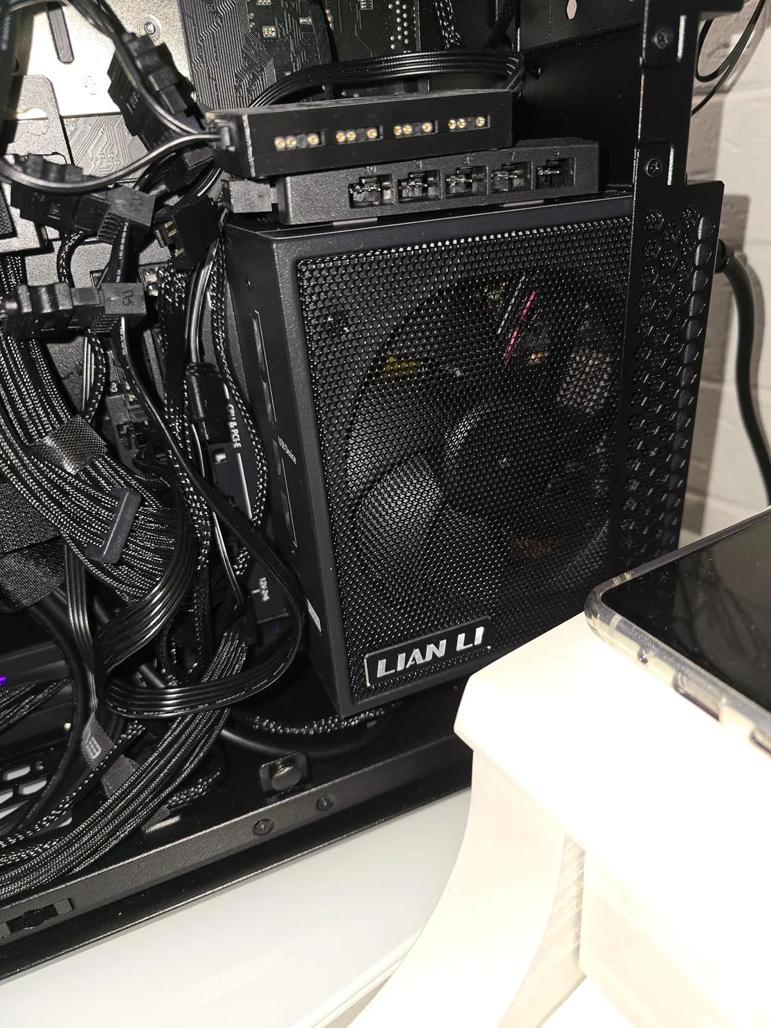 Lian Li Edge EG1000 Netzteil 1000W Platinum ATX 3.1 Schwarz