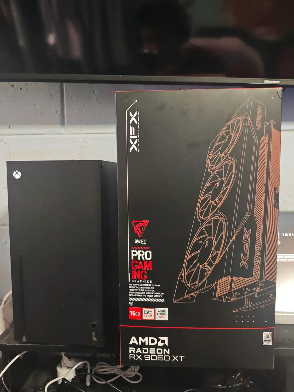 XFX Swift RX 9060 XT OC Gaming Grafikkarte 16GB GDDR6