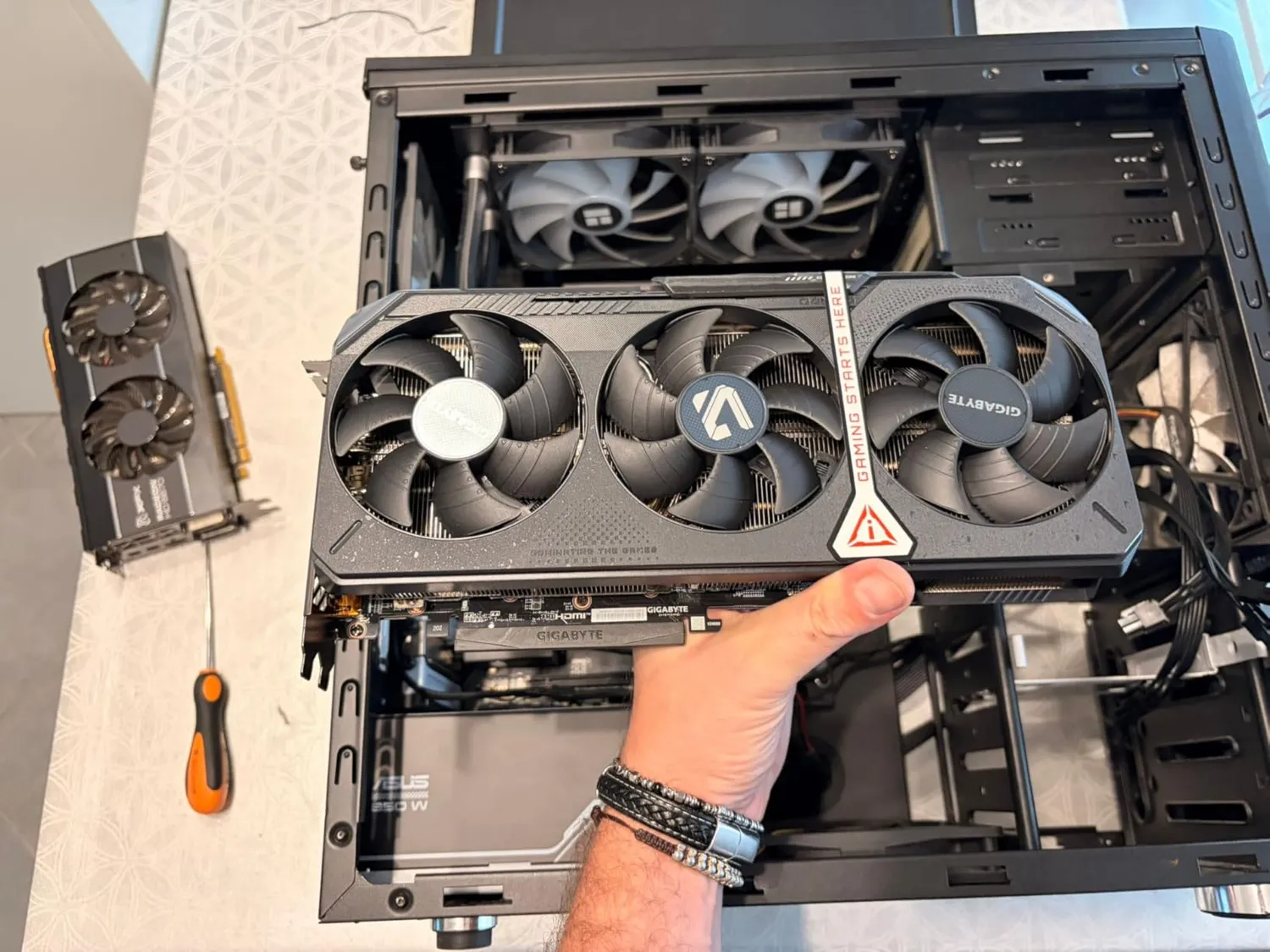 AMD Radeon RX 9070 XT Grafikkarte 16GB Gaming OC