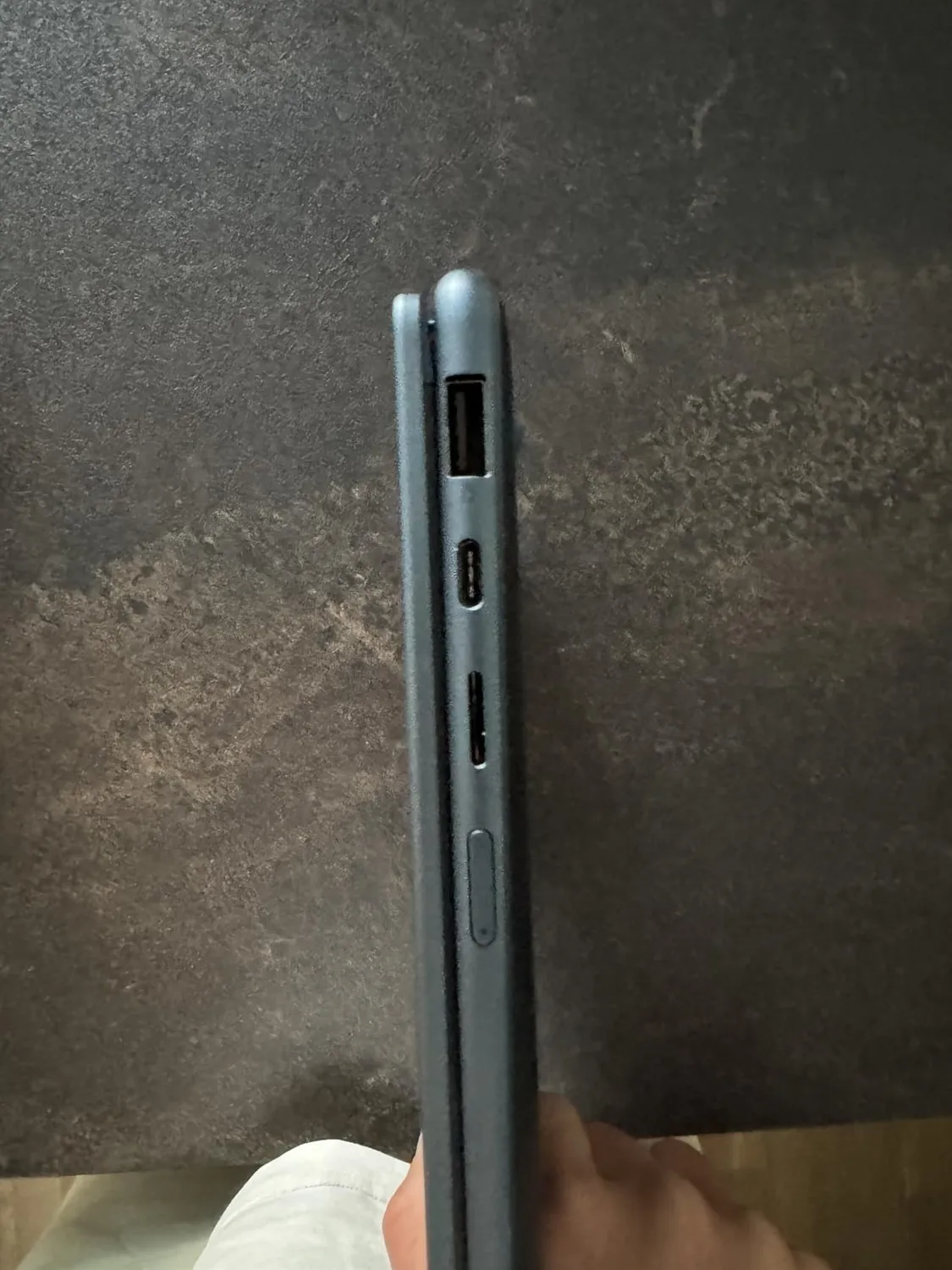Lenovo Yoga 7 2-in-1 Convertible 14" OLED Ryzen AI 7 16GB 512GB