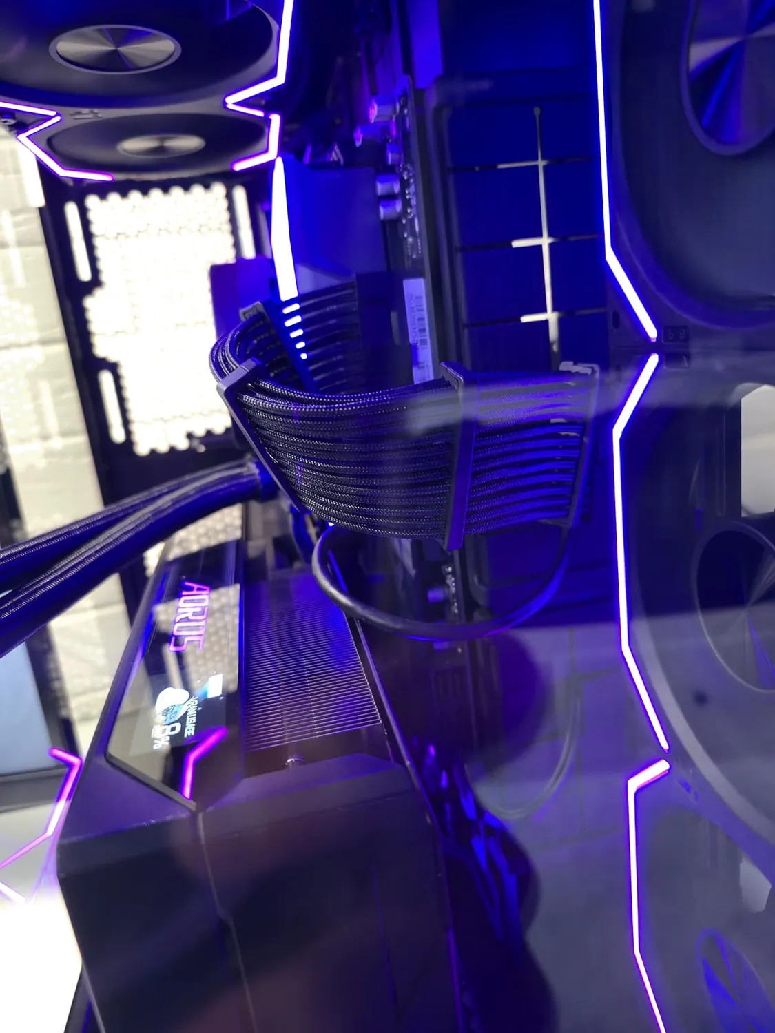 Lian Li Edge EG1000 Netzteil 1000W Platinum ATX 3.1 Schwarz