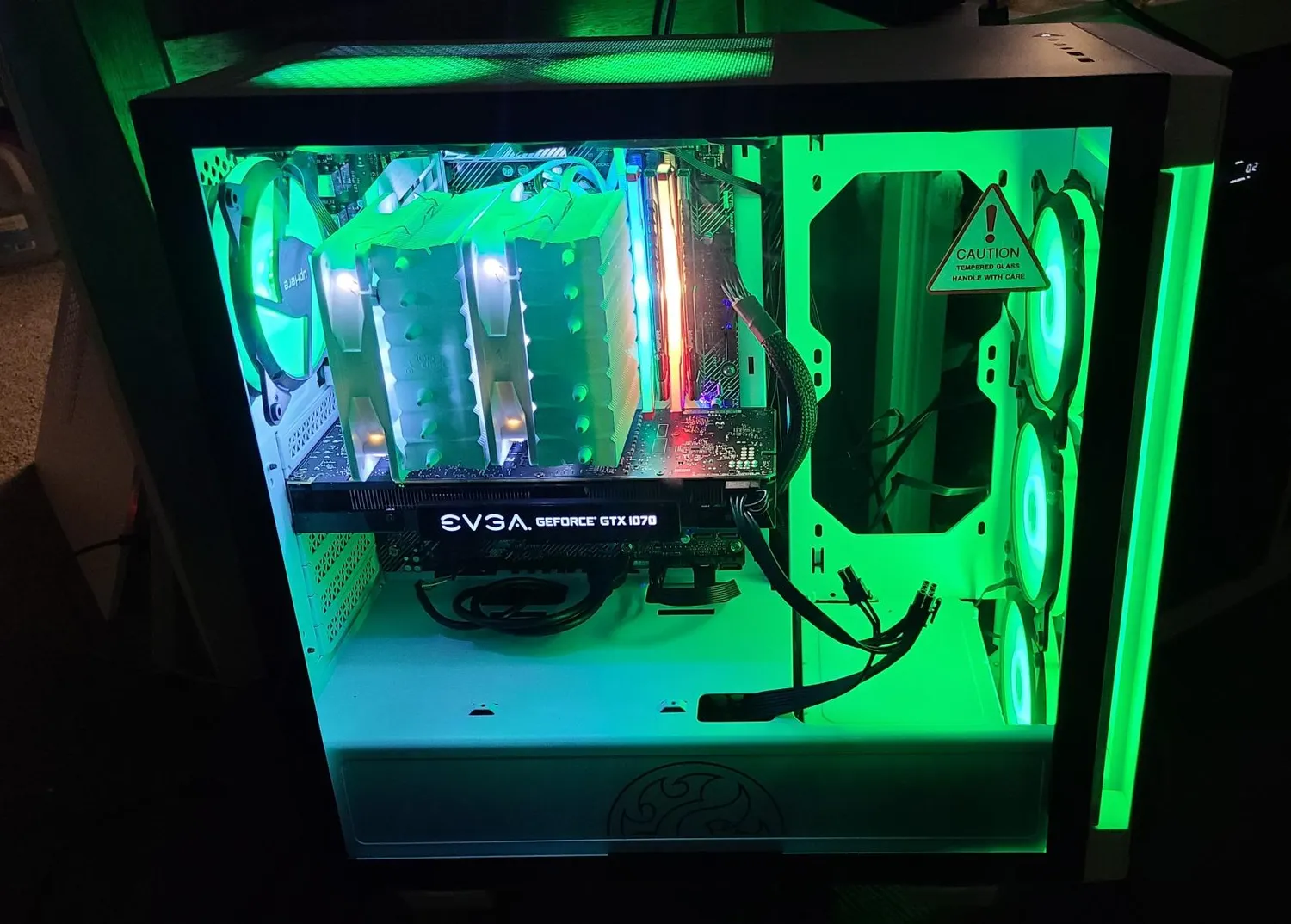 XPG Invader INVADER-WHCWW Gaming-Gehause Weiss RGB