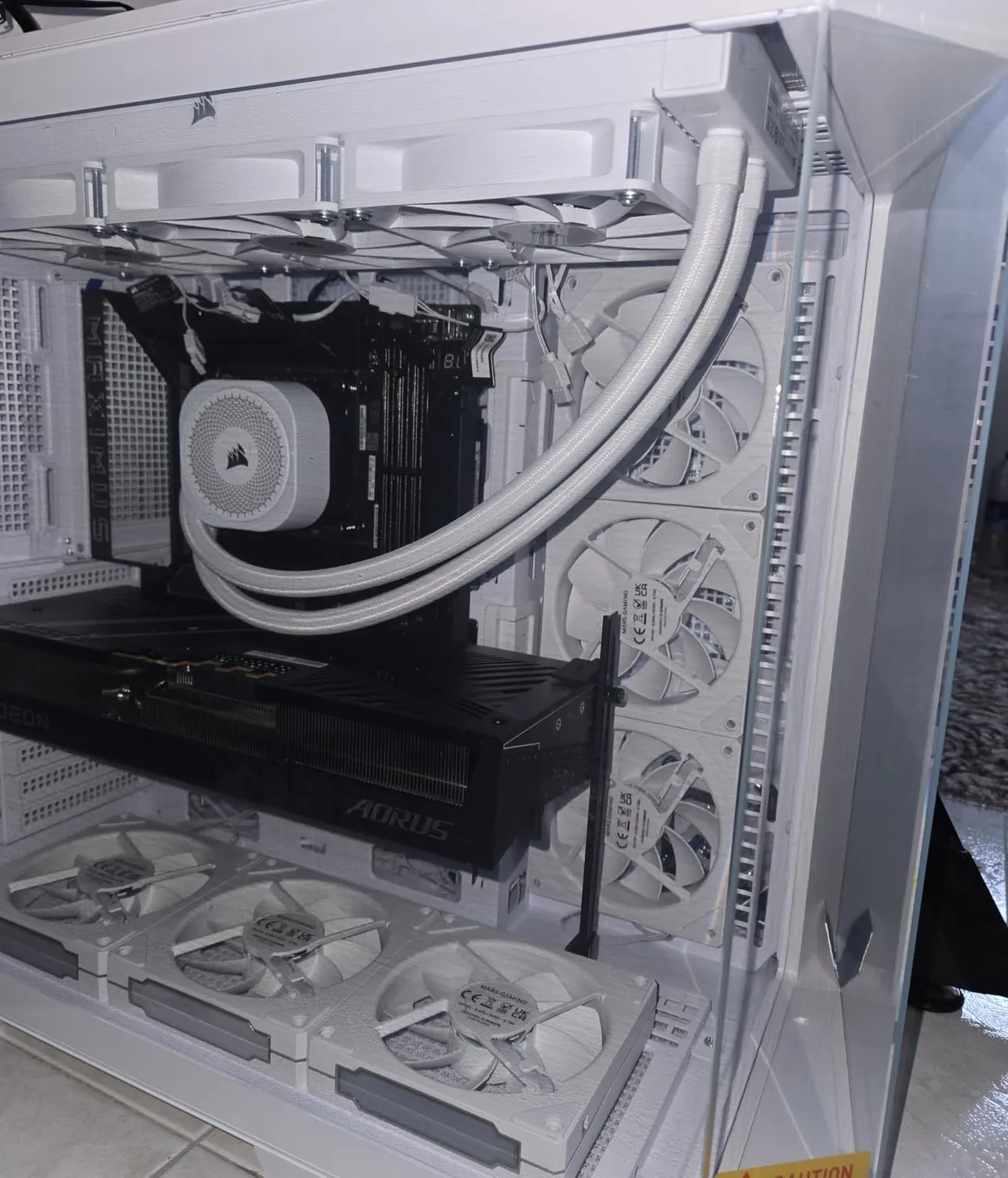 Gigabyte AORUS RX 9070 XT Elite 16G Grafikkarte 16GB