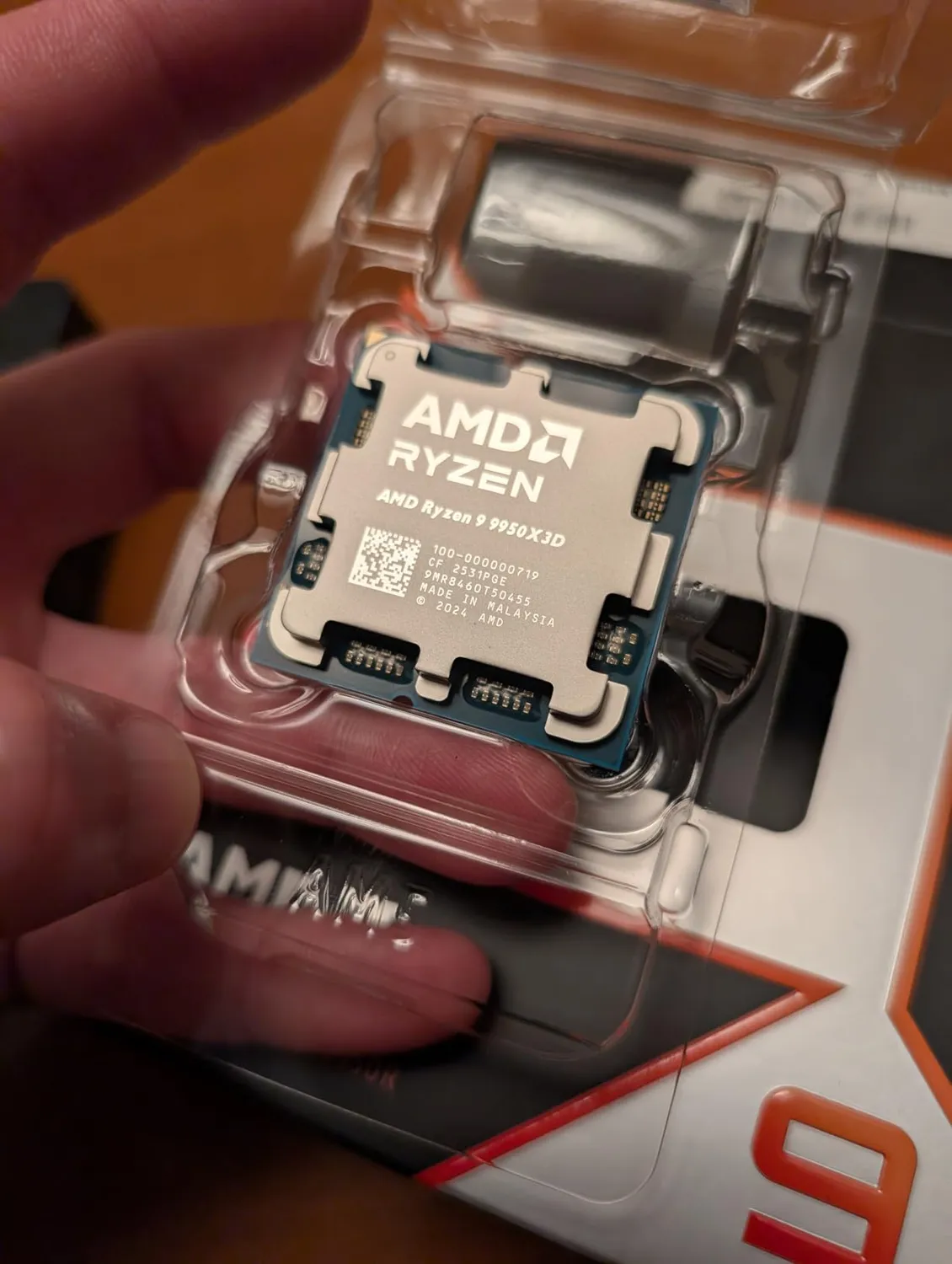 AMD Ryzen 9 9950X3D Prozessor AM5 16-Kerne 3D V-Cache
