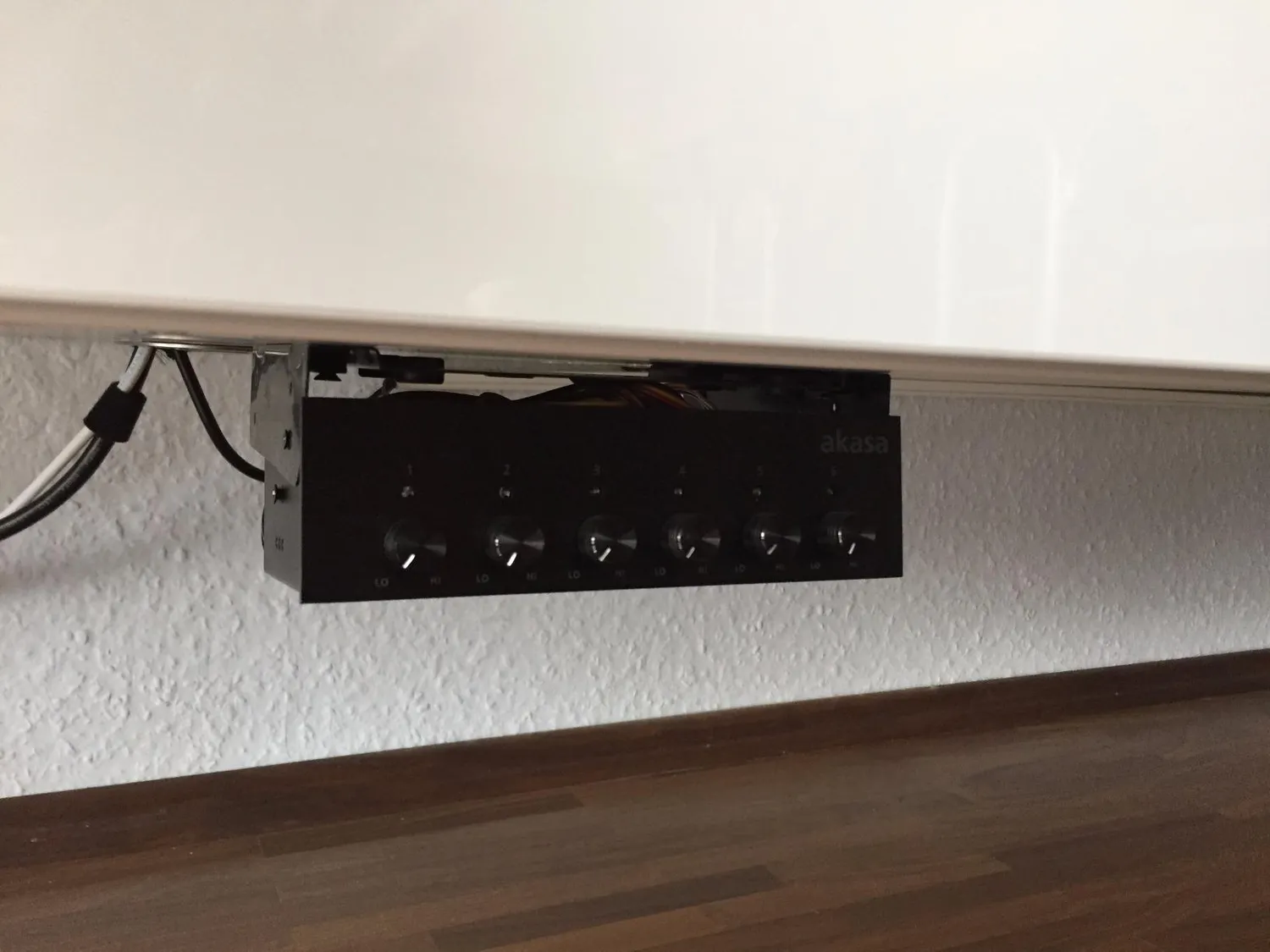Akasa AK-FC-08BKV2 Lüftersteuerung 5,25 6-Kanal LED