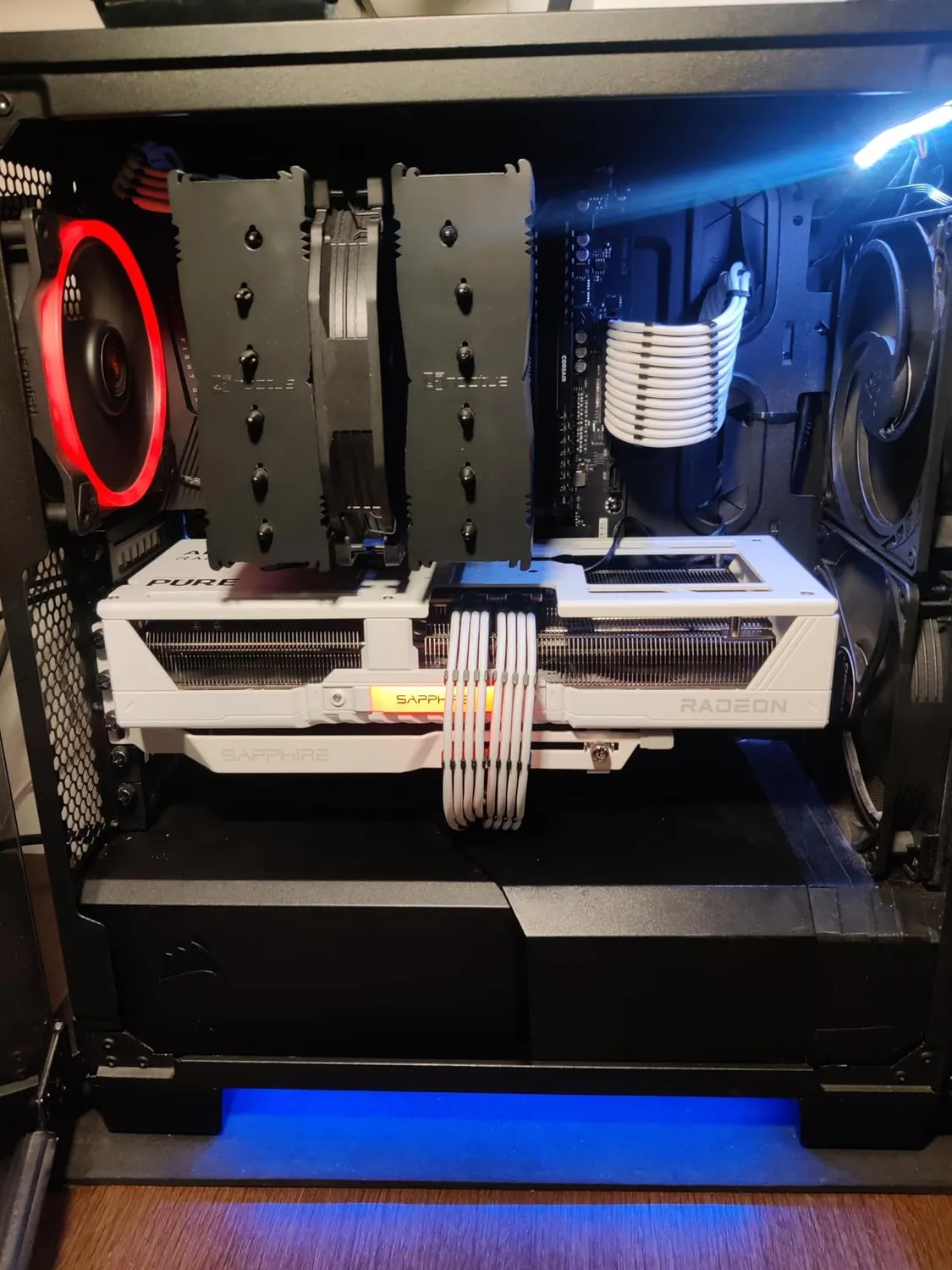 Sapphire Pure RX 9070 XT OC Grafikkarte 16GB weiß