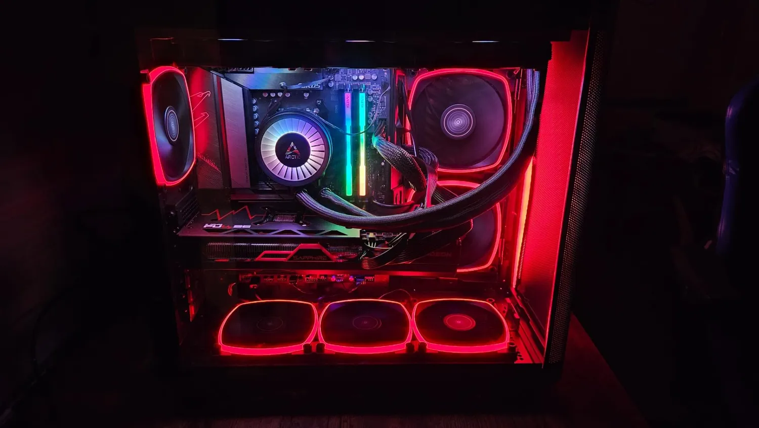 Sapphire Pulse 11325-04-20G RX 7900 GRE Grafikkarte 16GB