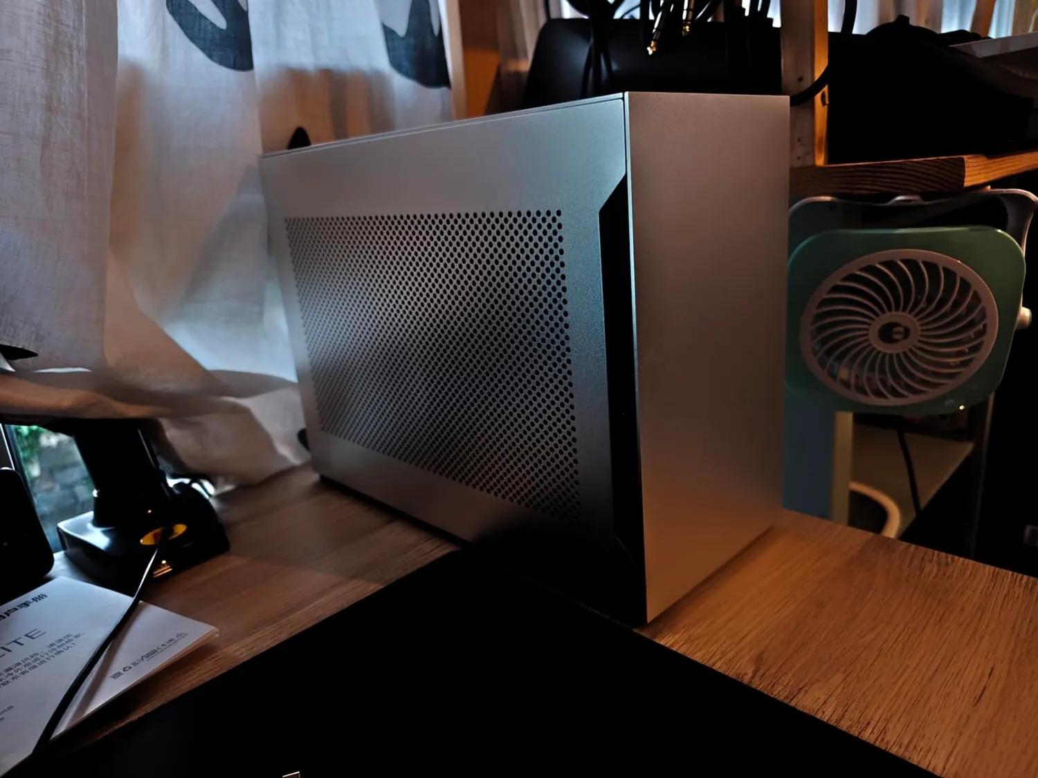 Lian Li DAN A4-H2O PC-Gehäuse schwarz Mini-ITX 11L