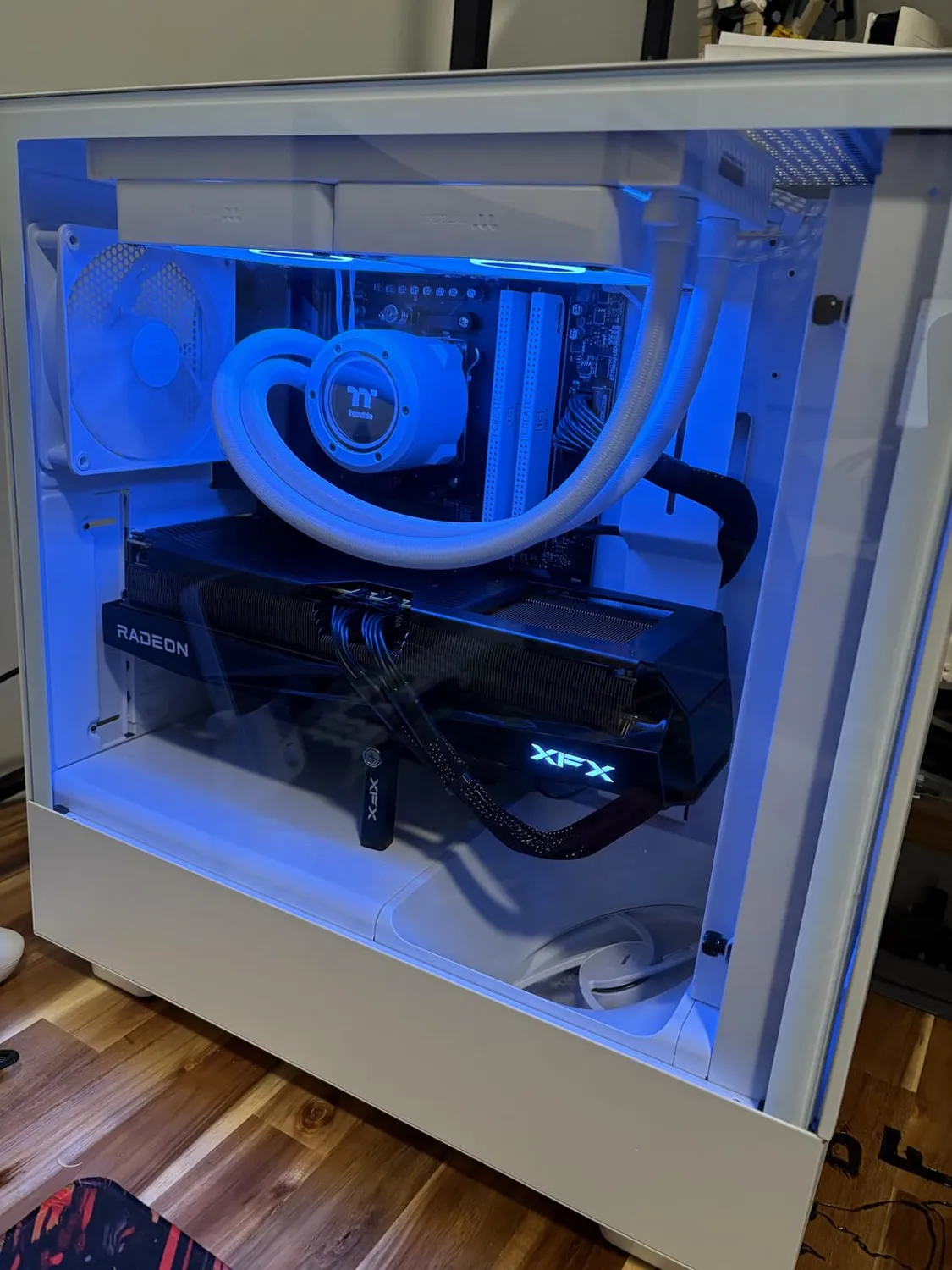 XFX Quicksilver RX 9070 OC Gaming Grafikkarte 16GB RDNA 4