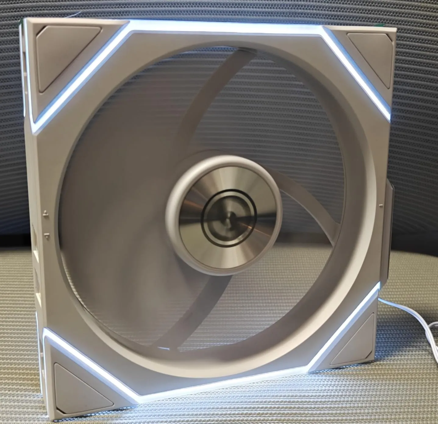 Lian Li UNI FAN TL Wireless Lüfter 140mm Weiß