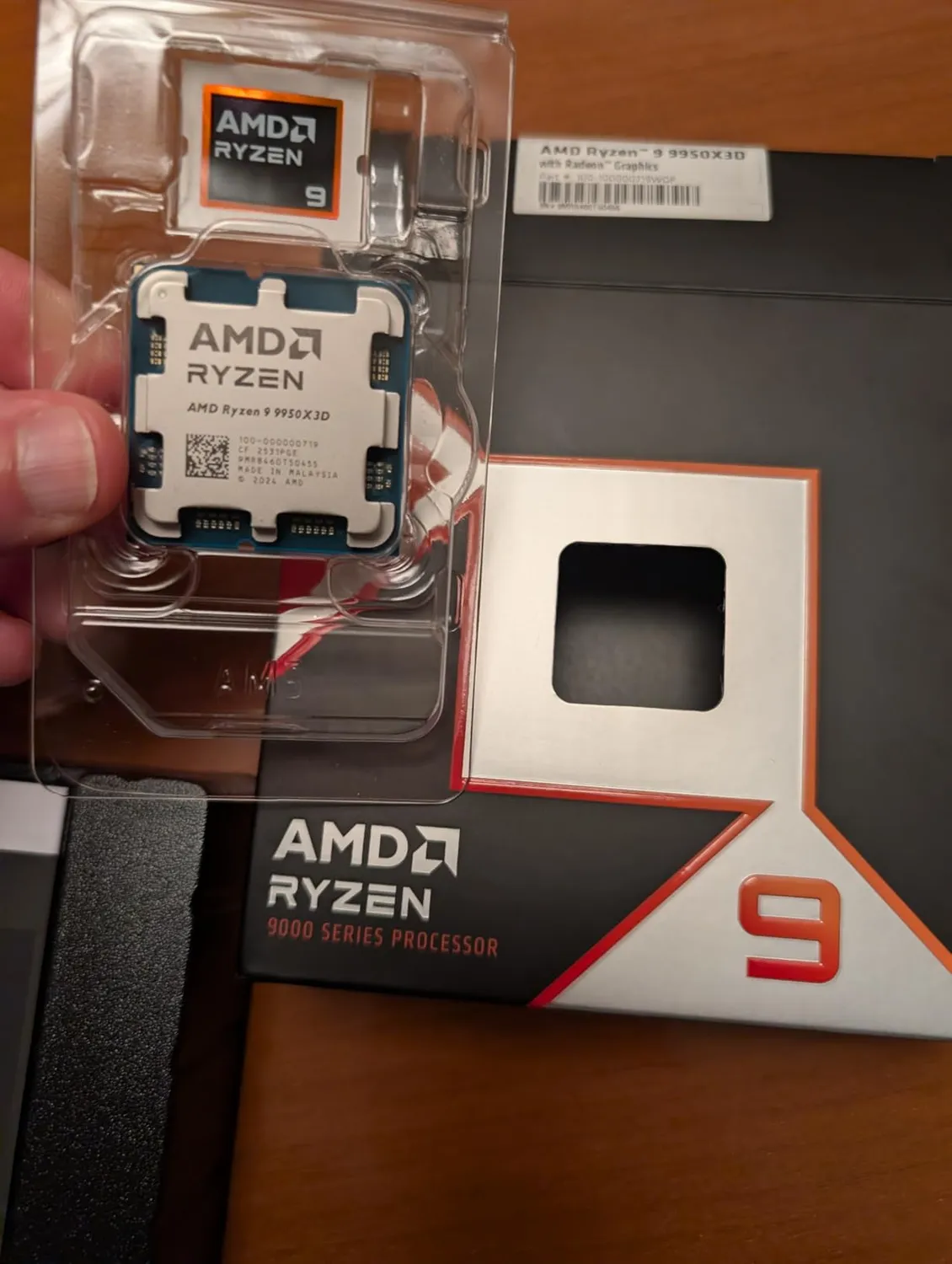 AMD Ryzen 9 9950X3D Prozessor AM5 16-Kerne 3D V-Cache