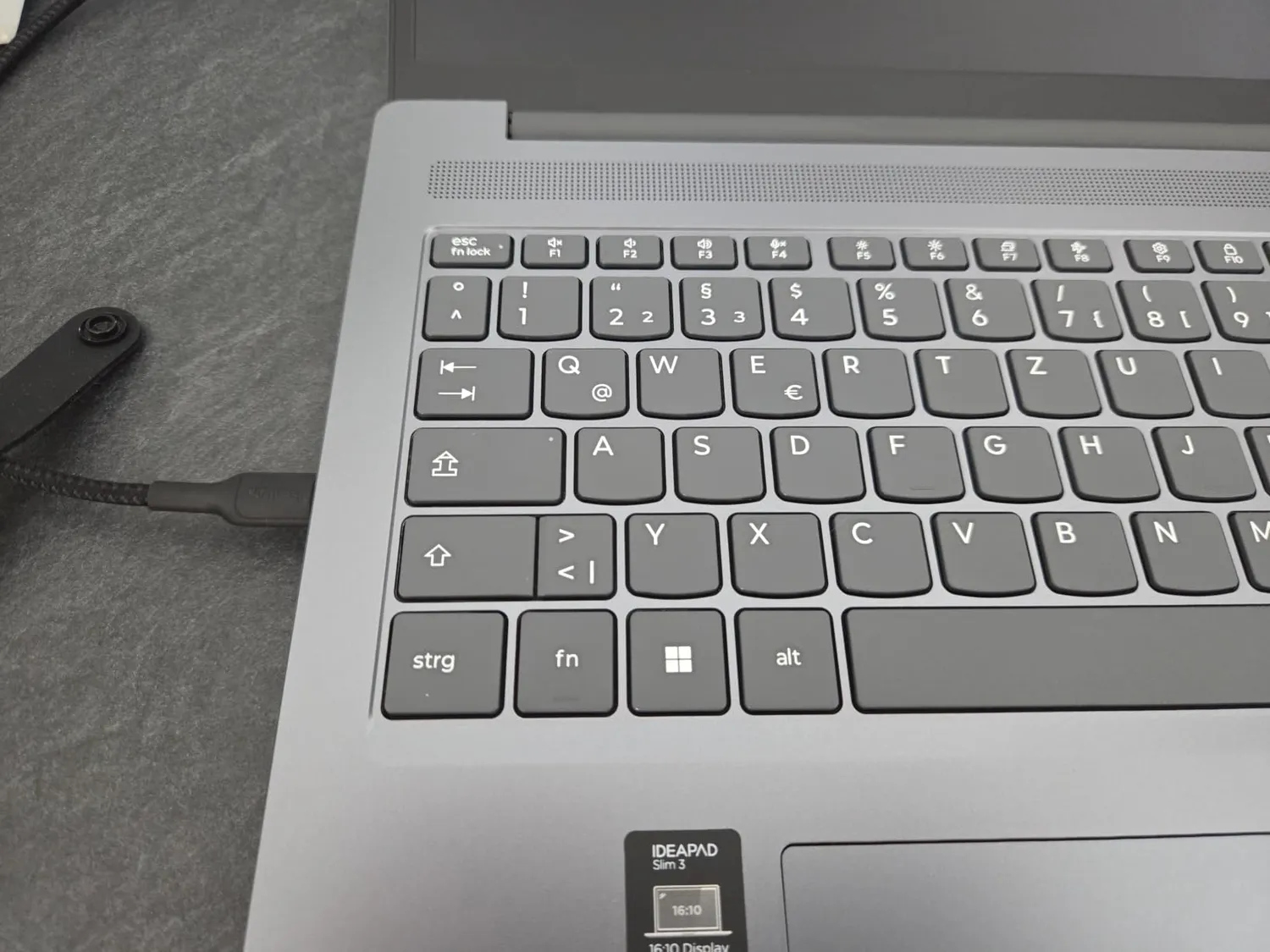 Lenovo IdeaPad Slim 3 Laptop 16GB 512GB Luna Grey ohne Netzteil