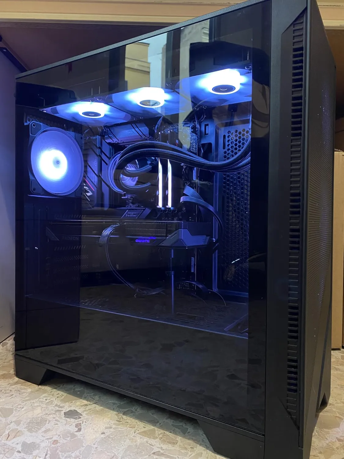 AMD Radeon RX 9060 XT Gaming OC Grafikkarte 16GB GDDR6