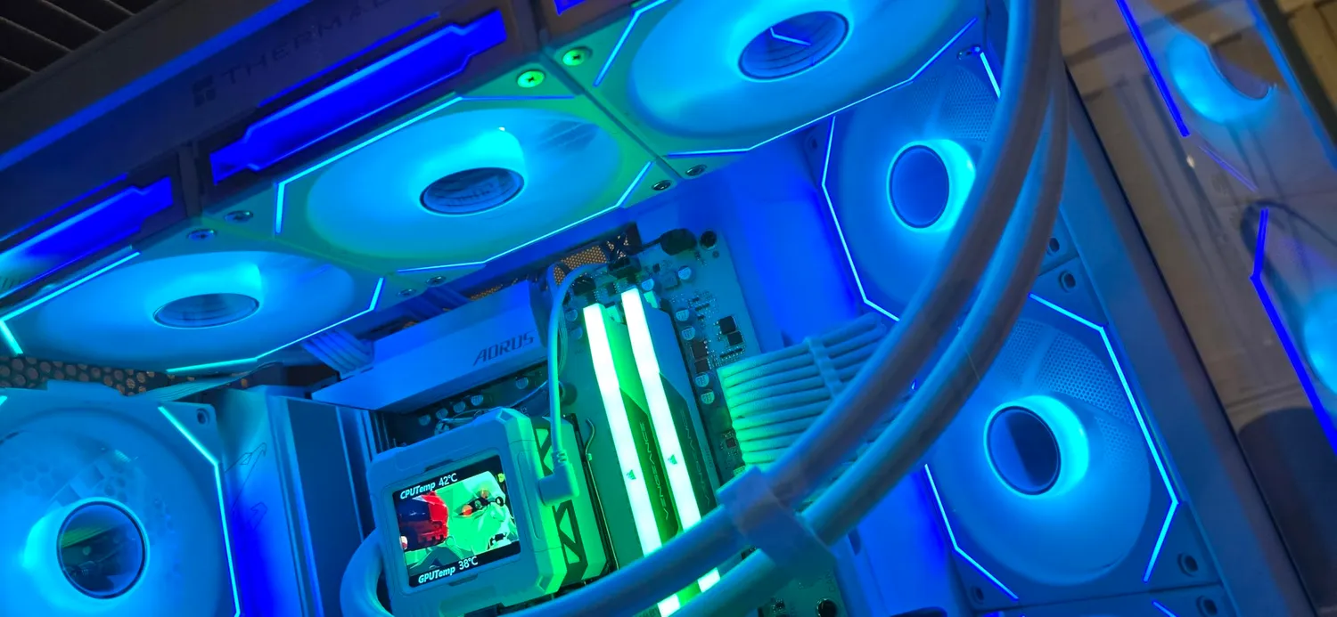 Lian Li UNI FAN SL-INF 120 weiß Lüfter 3er-Pack RGB