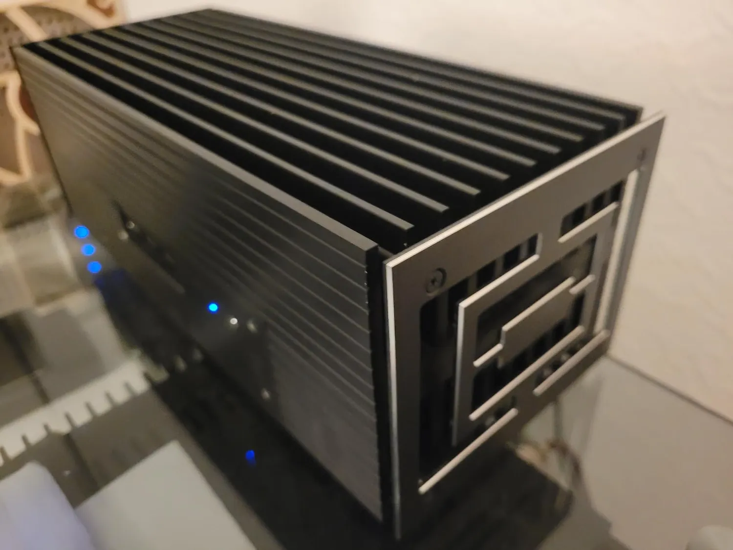 Akasa Turing RC Pro A-NUC101-M1B NUC-Gehäuse