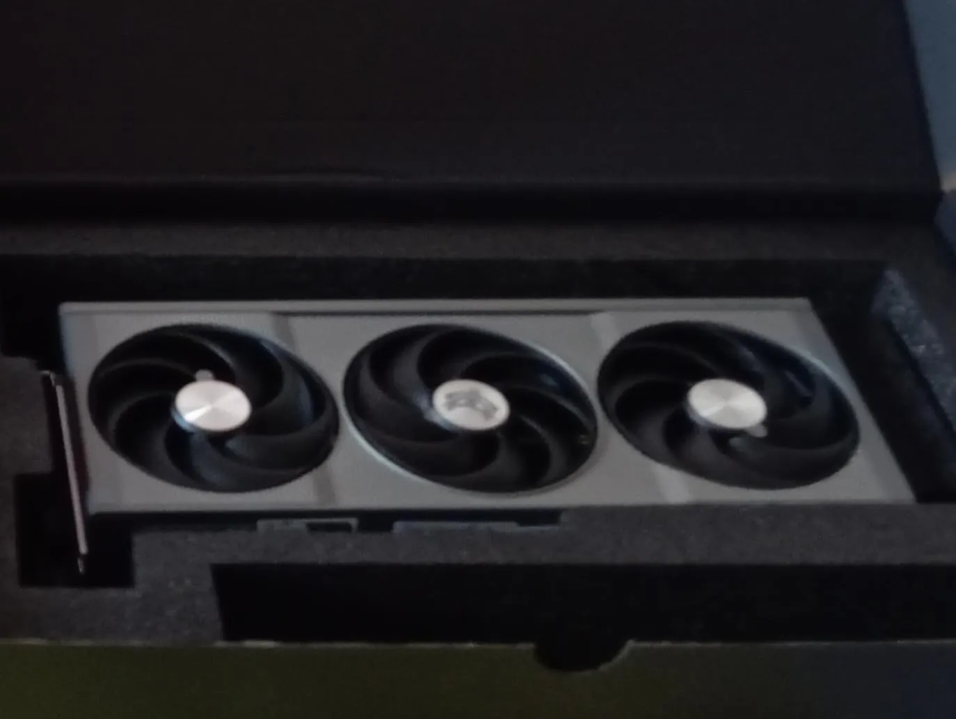 Sapphire Nitro+ RX 9060 XT Gaming OC Grafikkarte 16GB