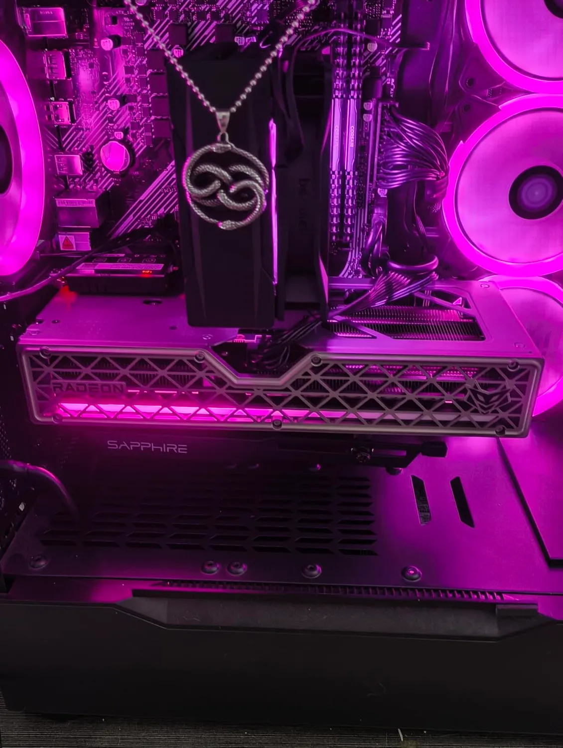 Sapphire Nitro+ RX 9060 XT Gaming OC Grafikkarte 16GB