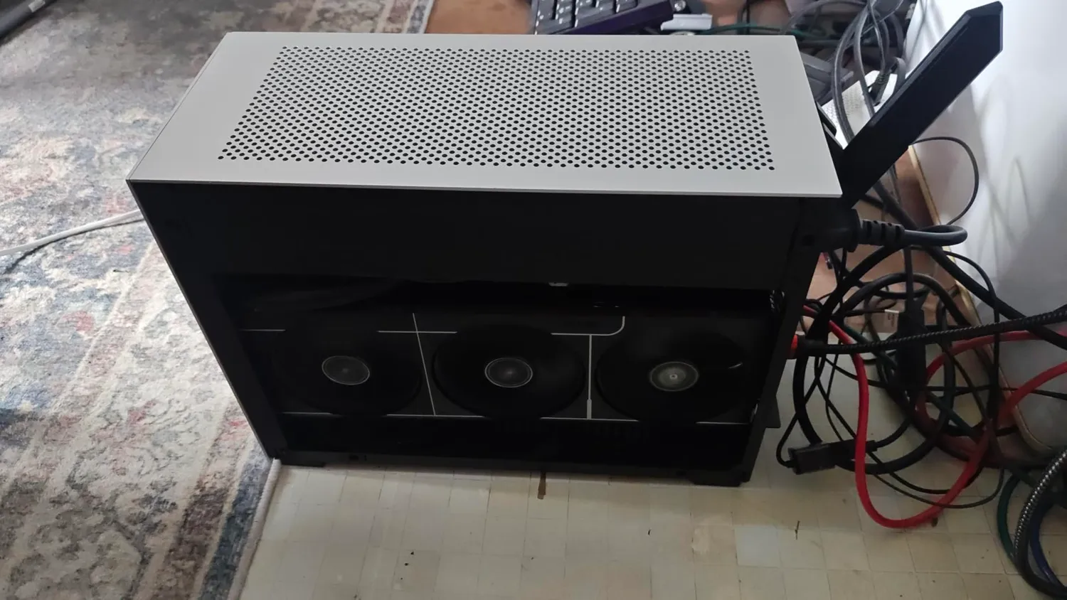 Lian Li DAN A4-H2O PC-Gehäuse schwarz Mini-ITX 11L